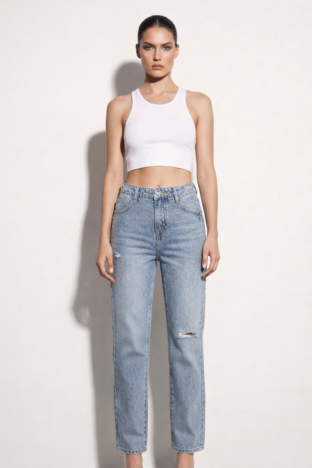 Jeans Donna Straight Fit Denim Chiaro con Strass – Vita Media, Effetto Used