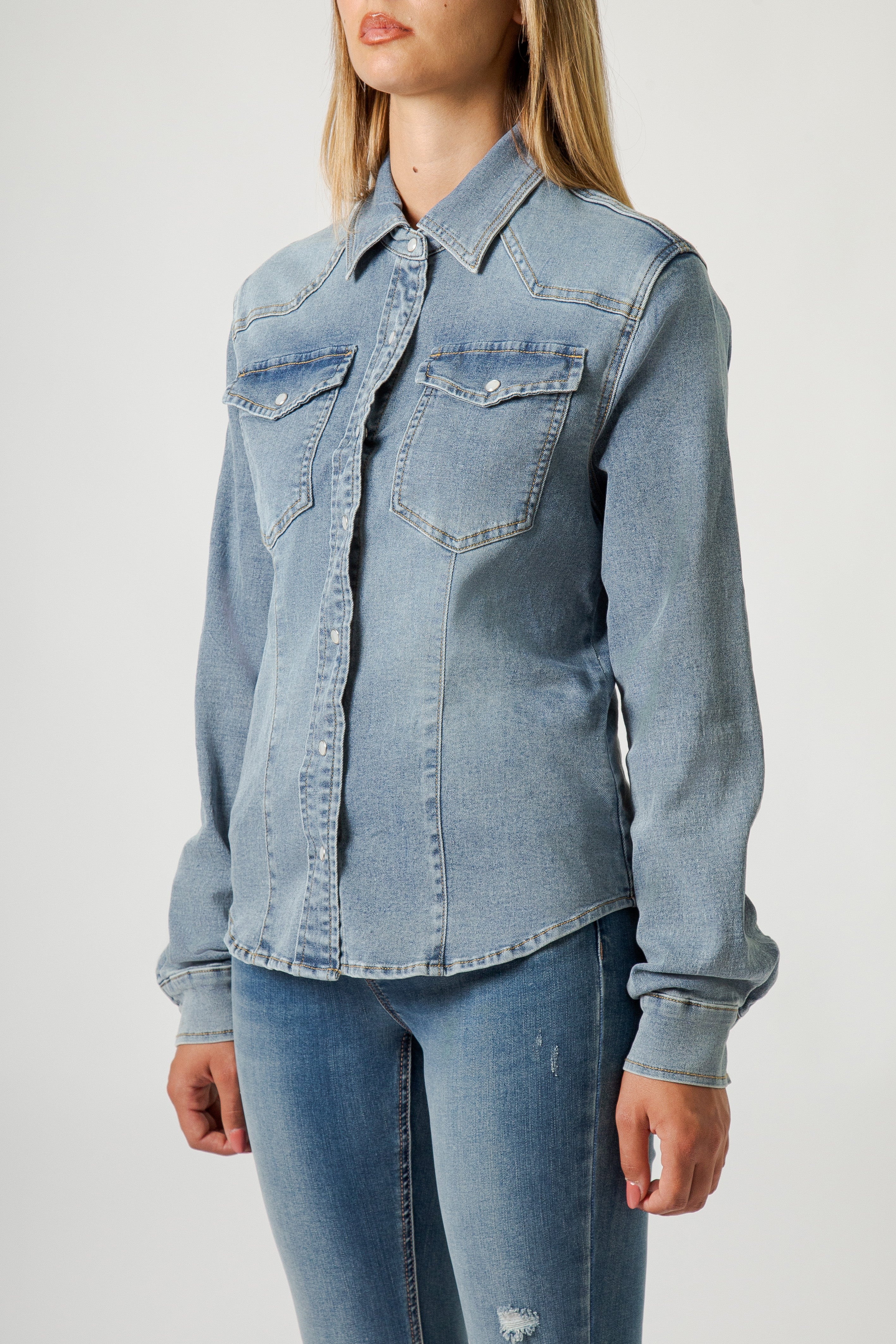Camicia Giacca Donna in Denim – Lavaggio Medio, Taglio Slim