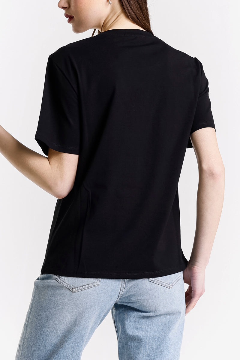 T-SHIRT LOGO CUT-OUT