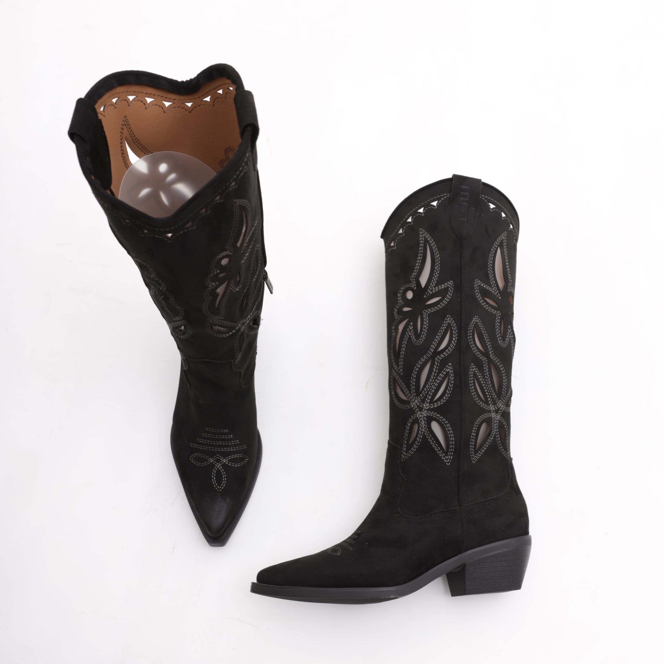 M10 401 SHOES