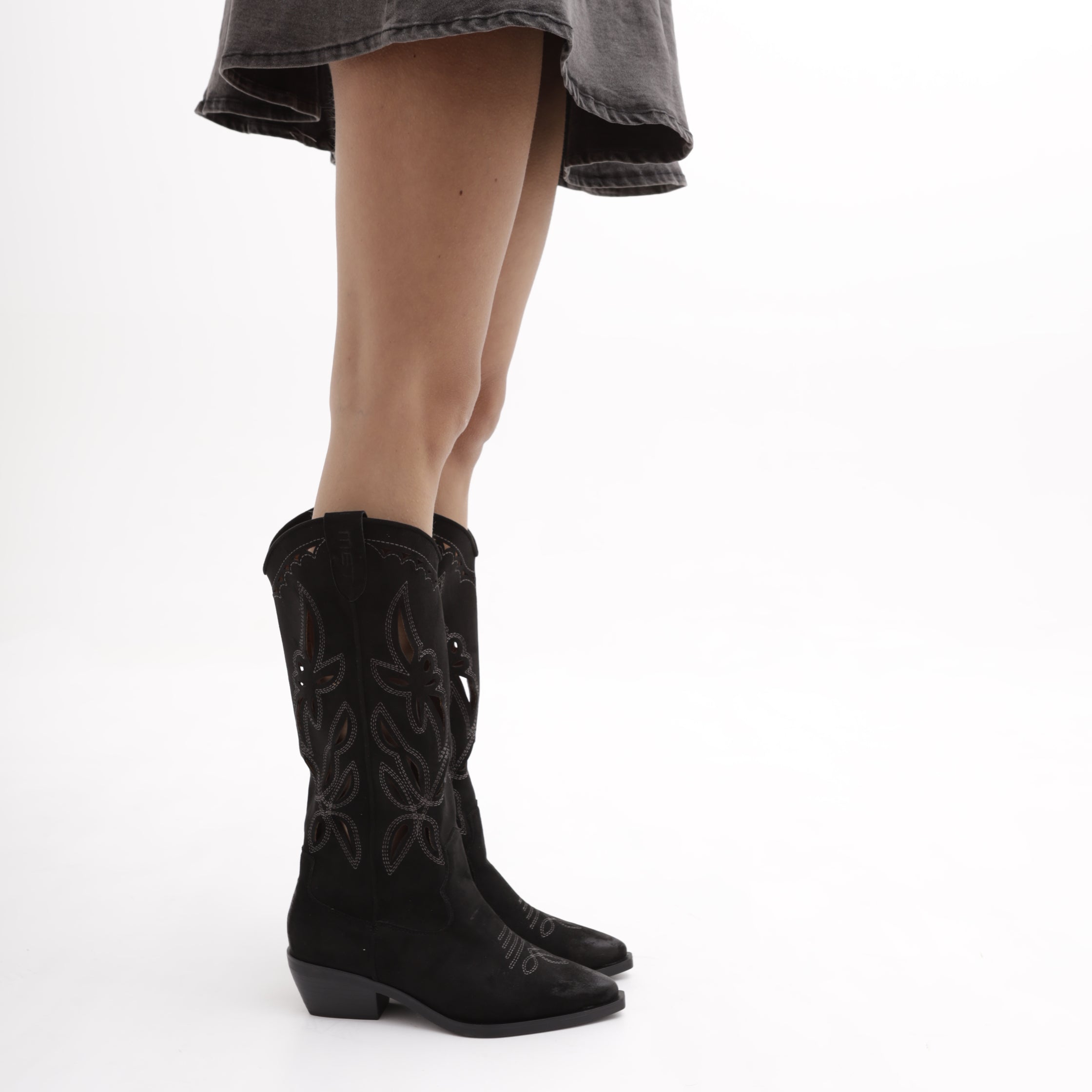 M10 401 SHOES