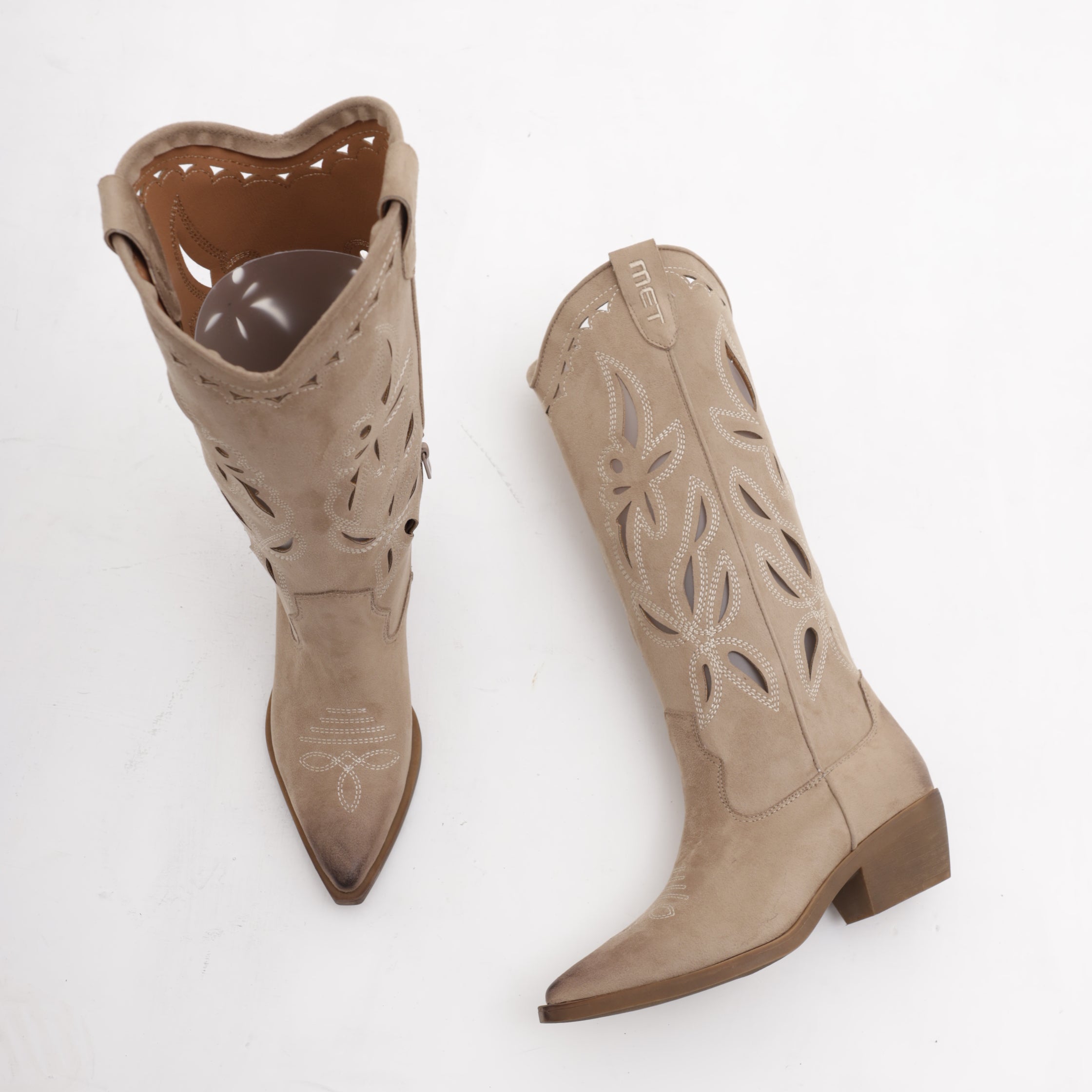 M10 401 SHOES