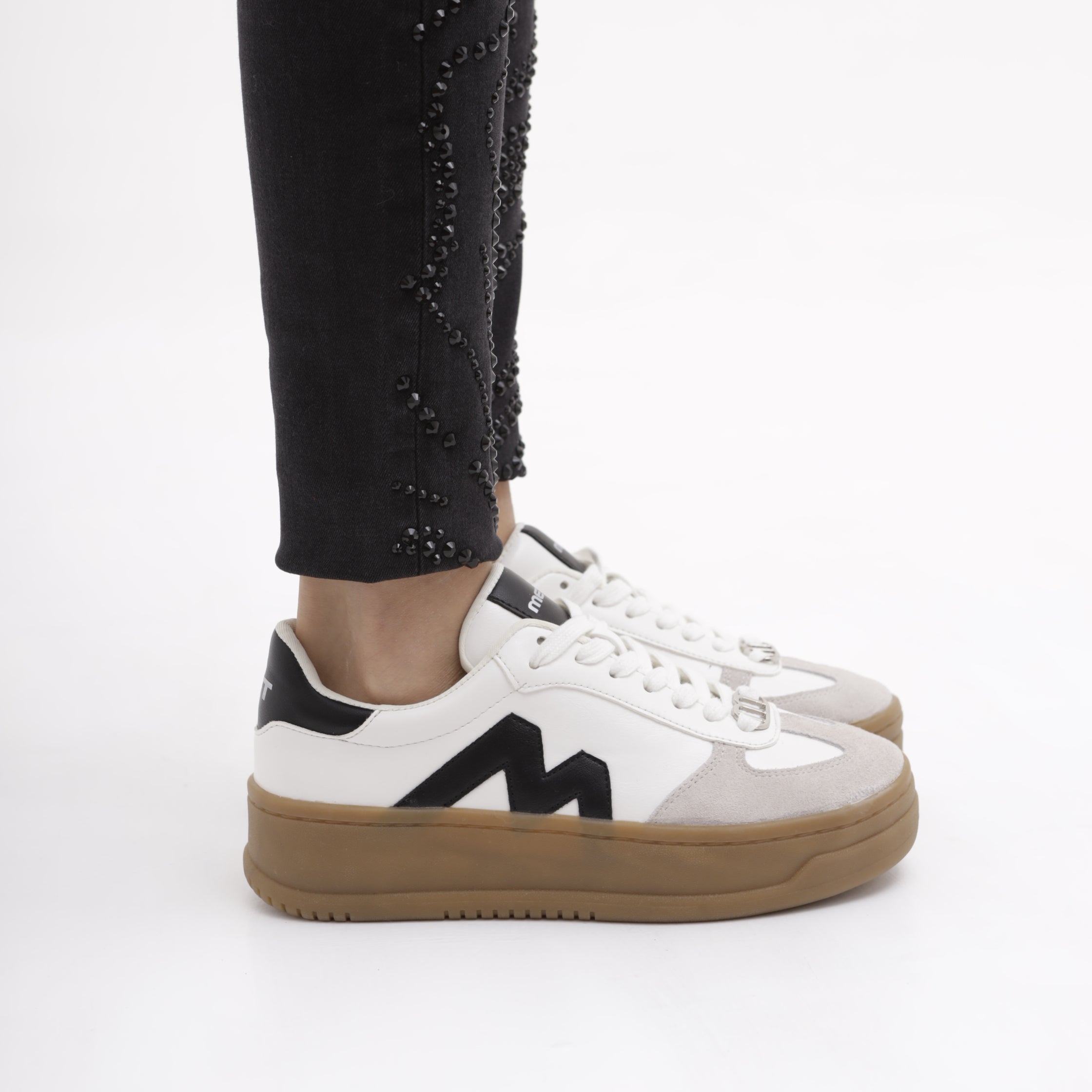 M10 403 SHOES
