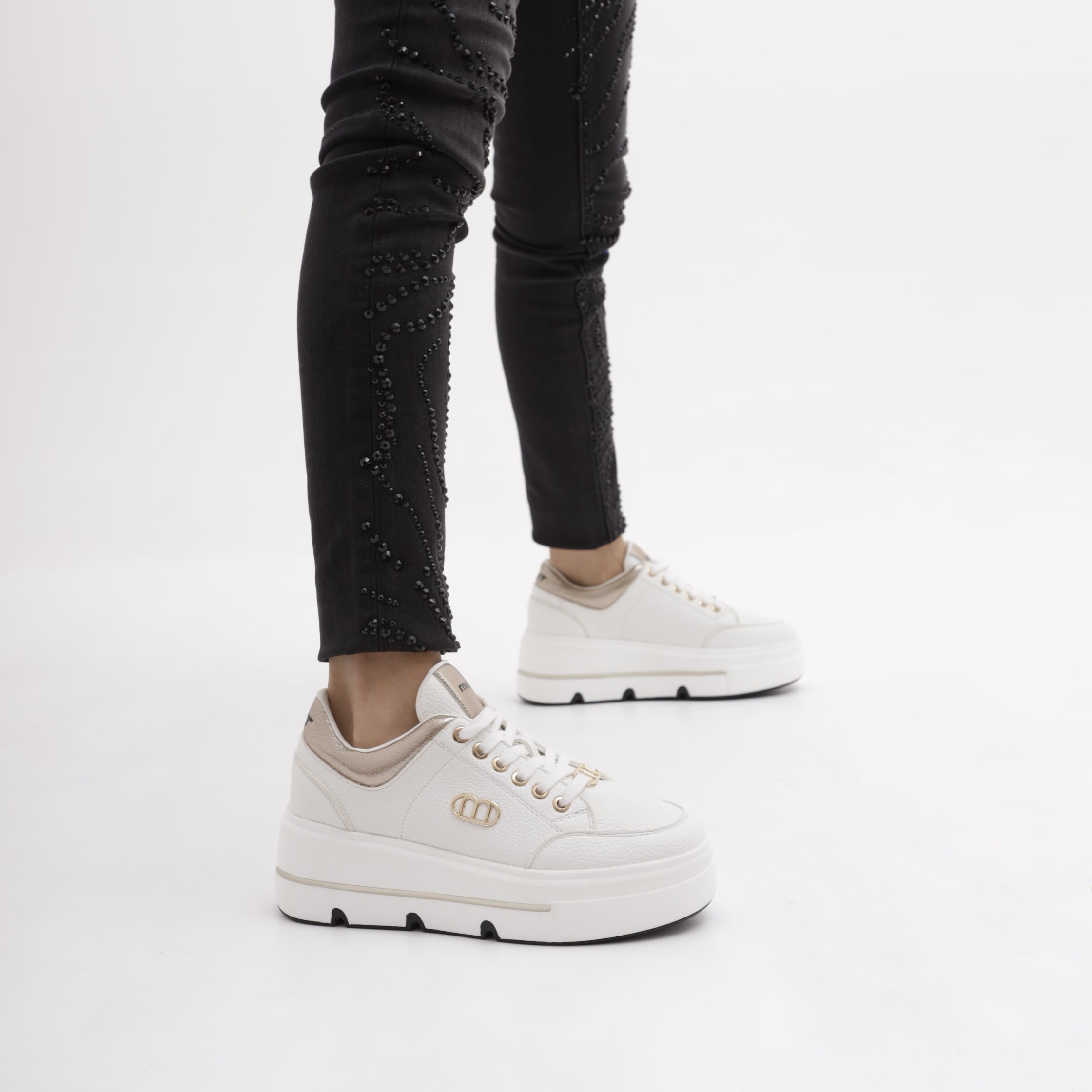 M10 405 SHOES