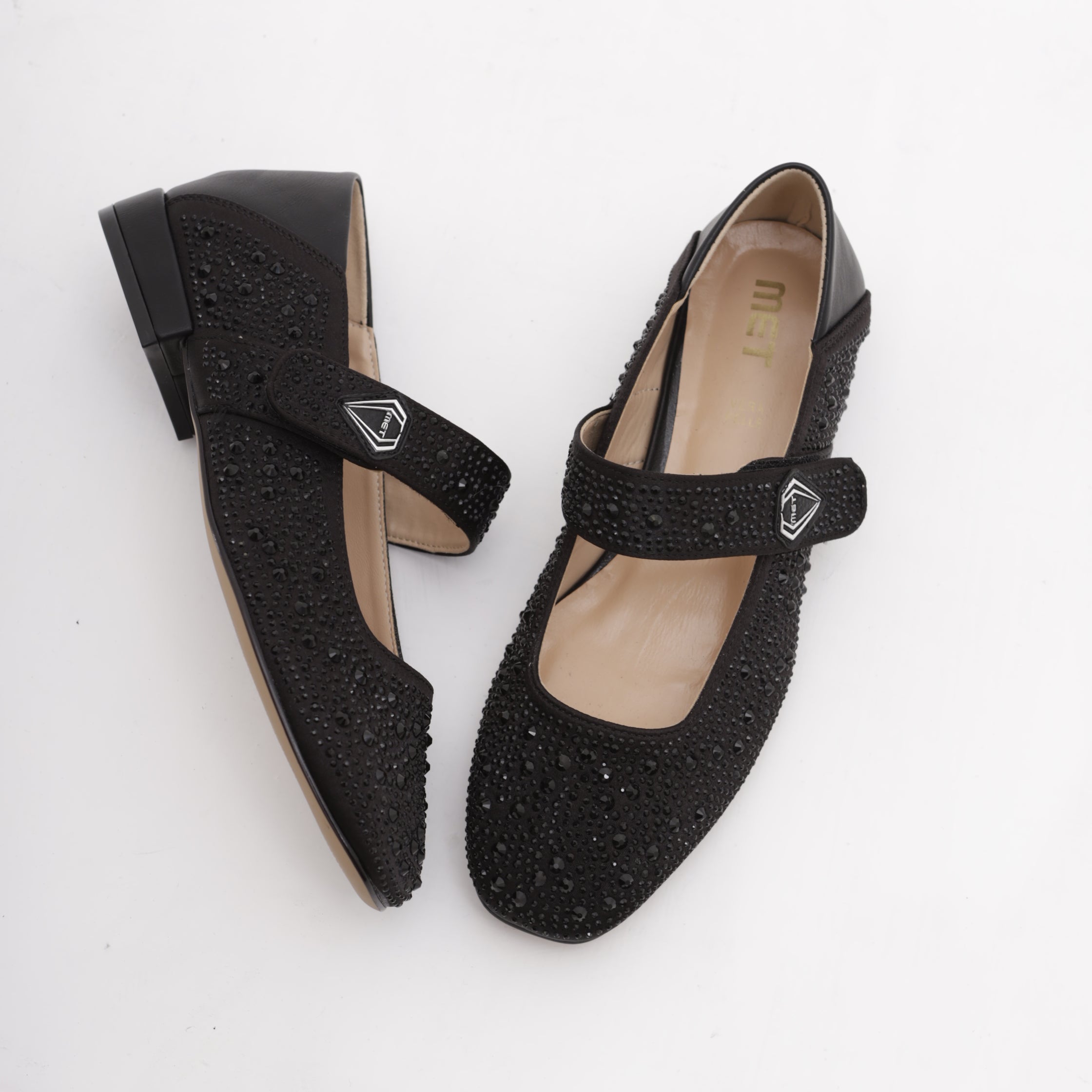 M10 407 SHOES