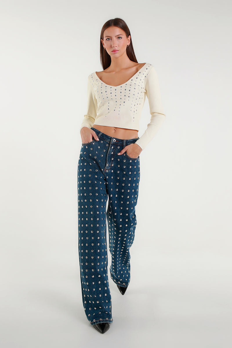 Maglia crop avorio con scollo a V e applicazioni gioiello