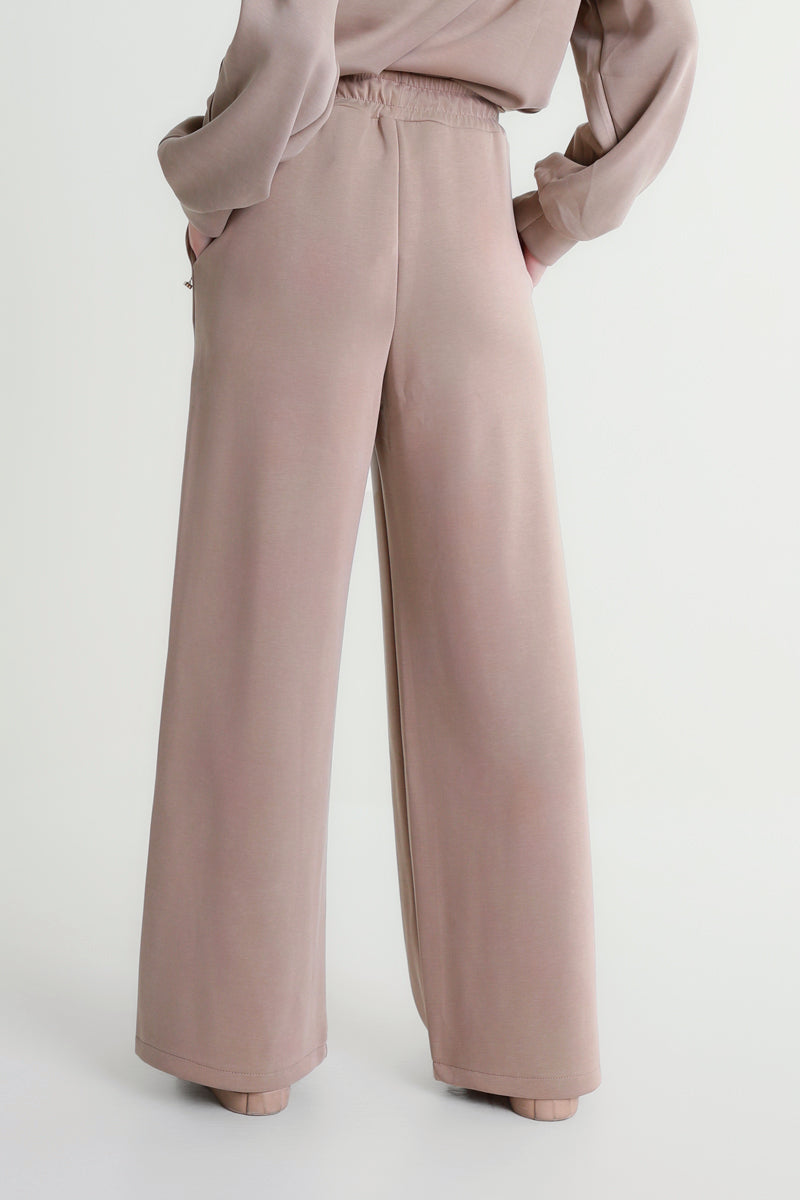 Pantaloni ampi con coulisse in vita