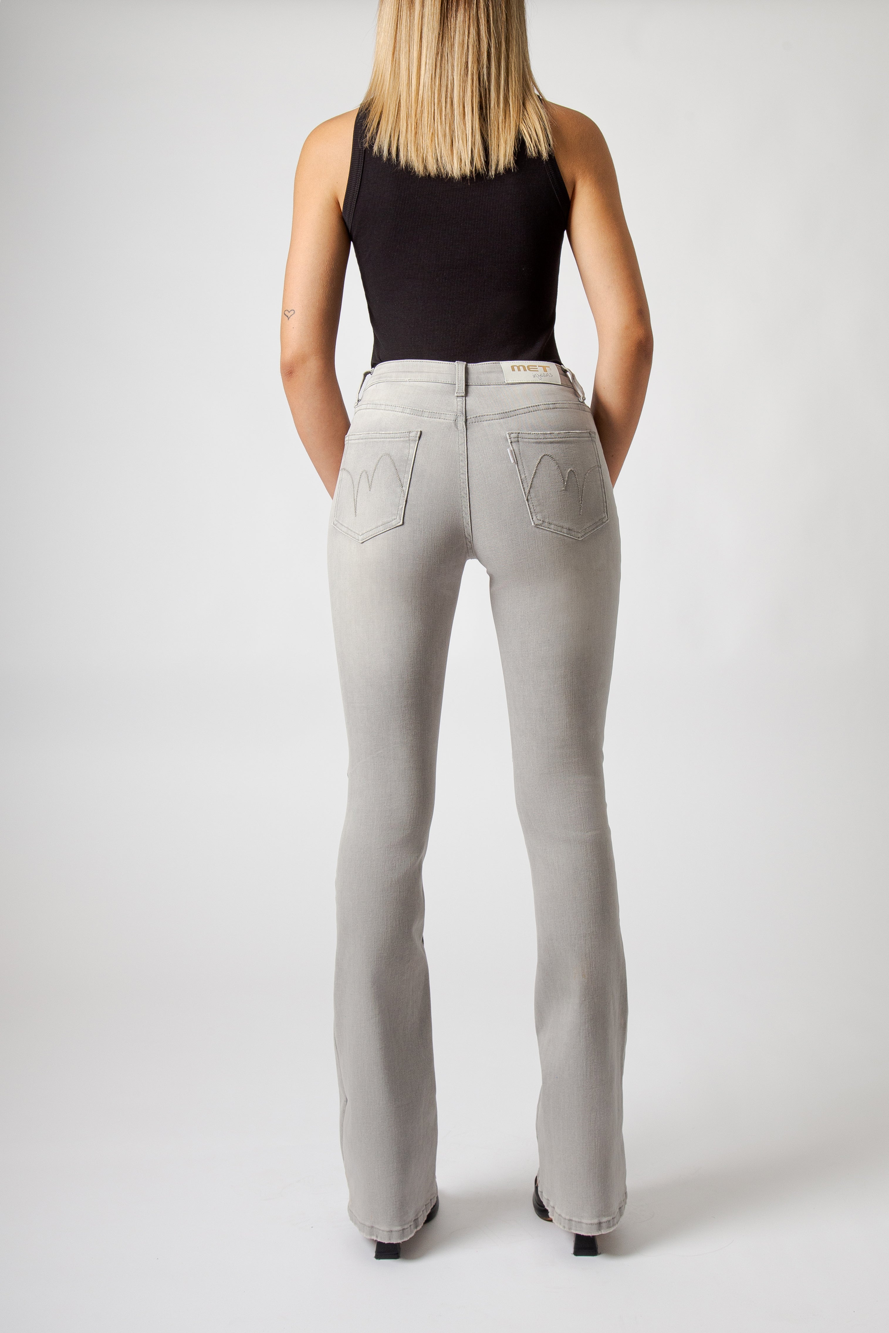 Jeans Donna Flare Fit Grigio – Denim Elasticizzato a Vita Media, Gamba Leggermente Svasata