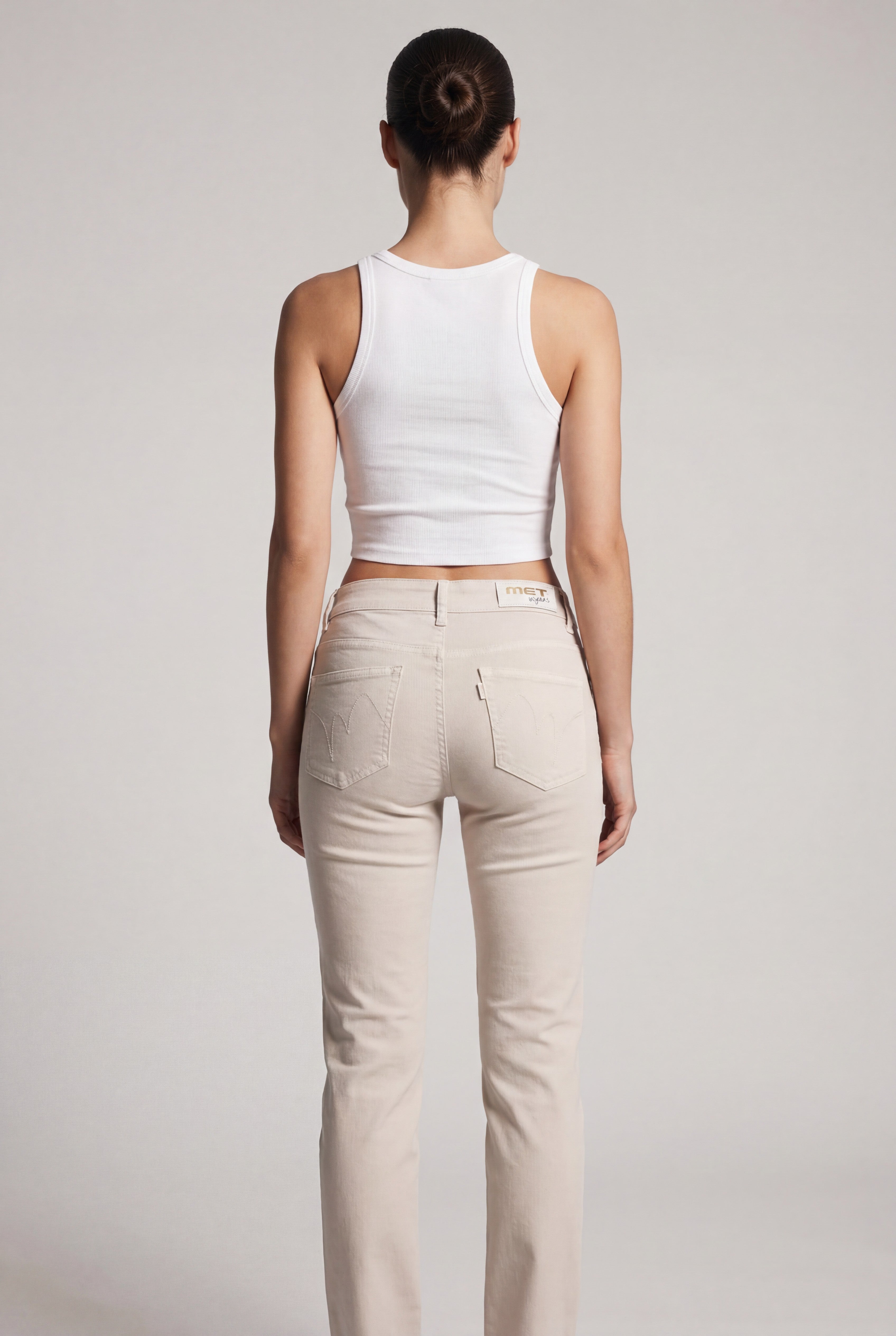 Jeans Donna Straight Fit Beige con Micro Strass – Vita Media, Stile Elegante Moderno