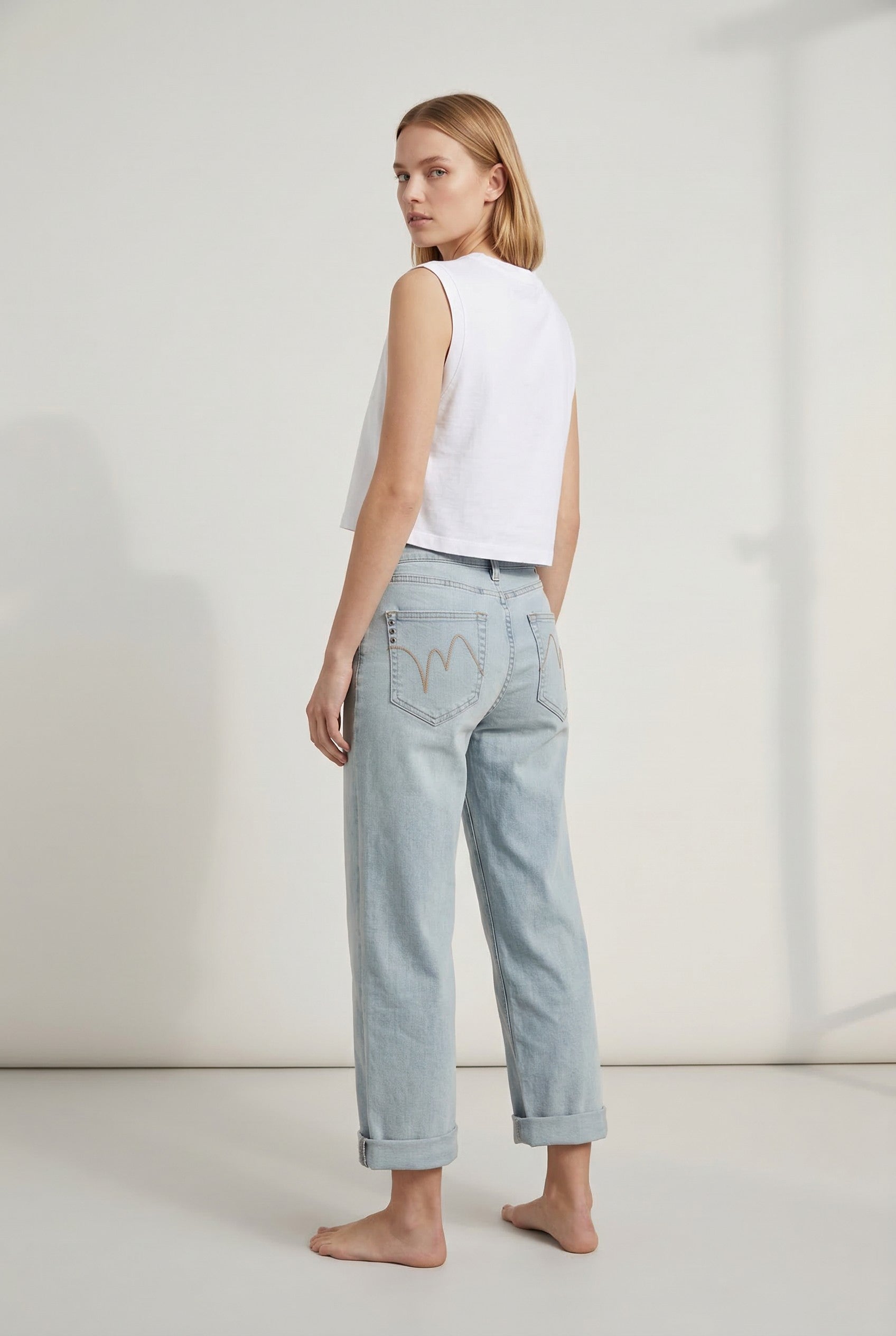 Jeans Donna Boyfriend Fit Denim Chiaro con Perle – Vita Media, Stile Casual Glam