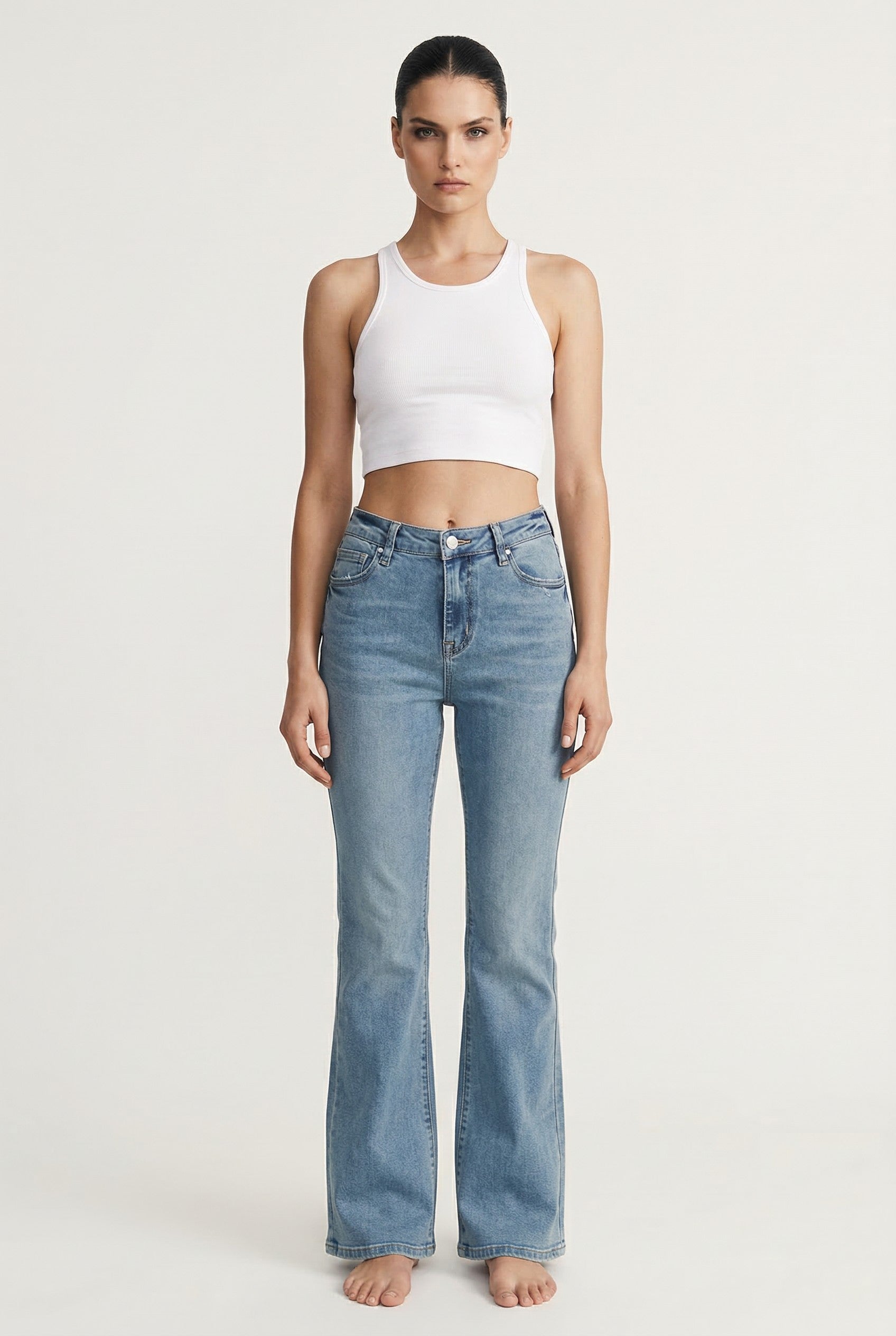 Jeans Donna Flare Fit Denim Chiaro – Vita Media, Gamba Svasata, Stile Essential