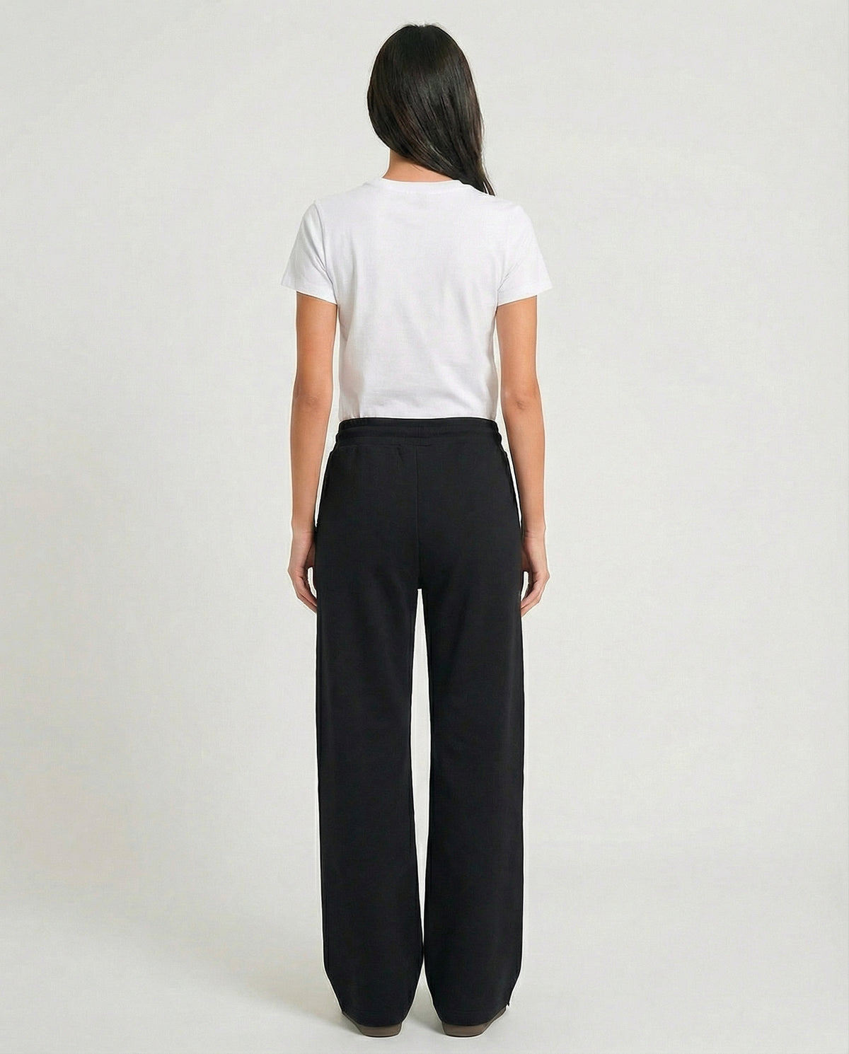 Pantaloni jogging a gamba dritta