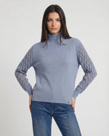 Maglia con collo alto e maniche traforate