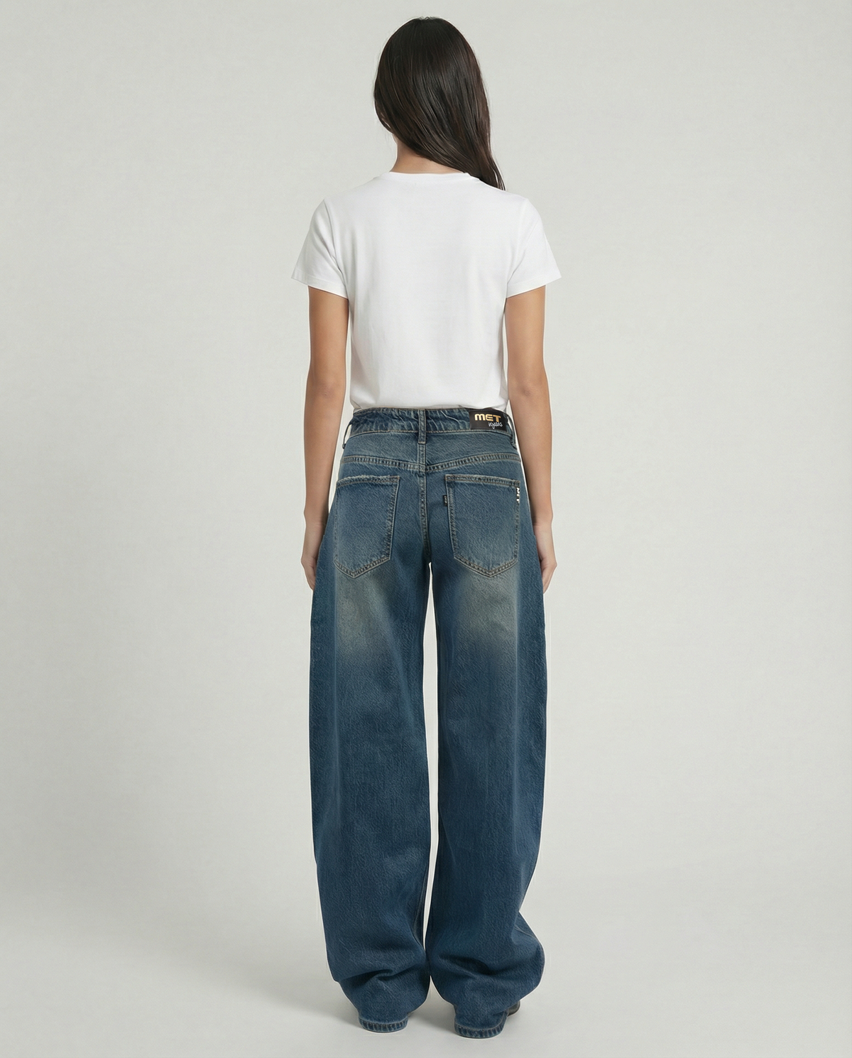 Jeans wide leg in denim con cuciture sagomate