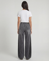 Jeans wide leg con pannelli a contrasto