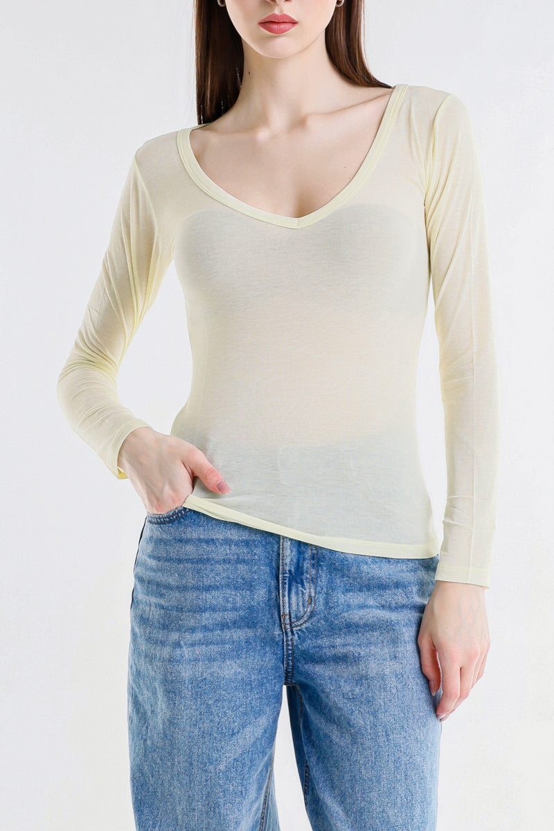 T-SHIRT SCOLLO A V LOGO STRASS