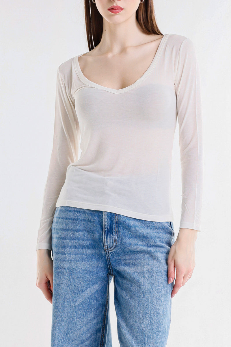 T-SHIRT SCOLLO A V LOGO STRASS