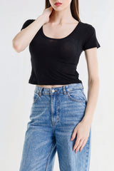 T-SHIRT SCOLLO MADONNA
