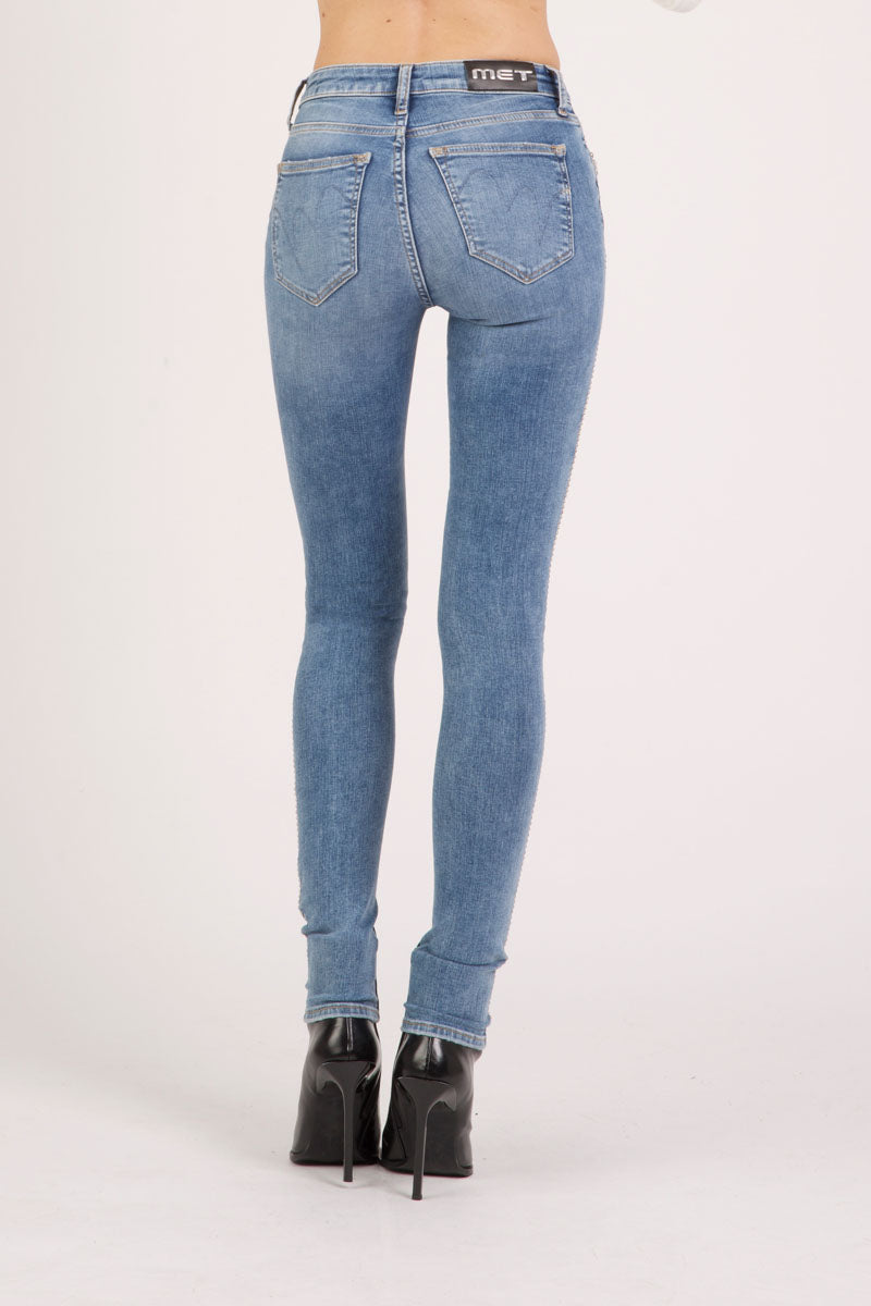 M7 KATE D756