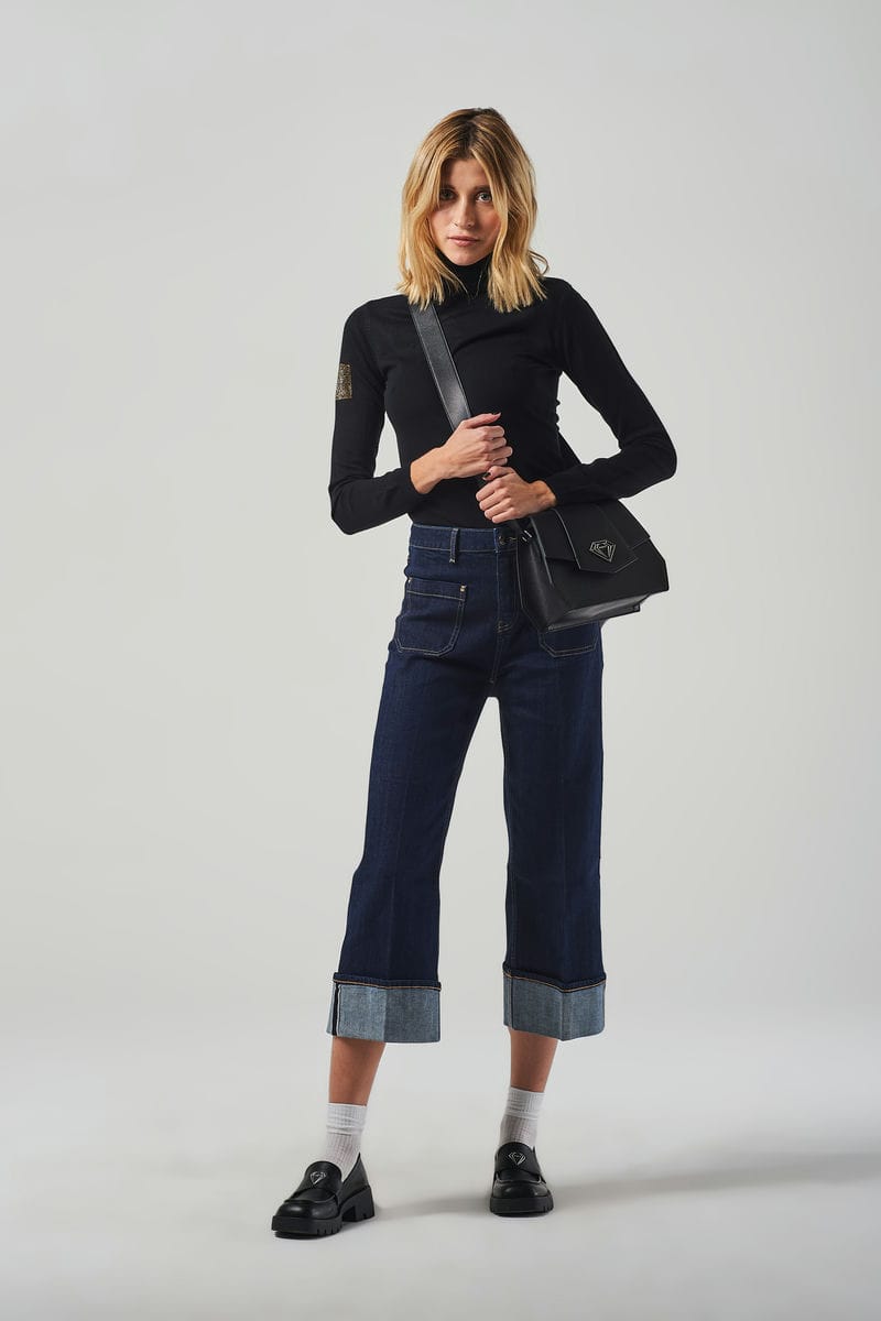 Maglia a Collo Alto con Strass Patch Laterale