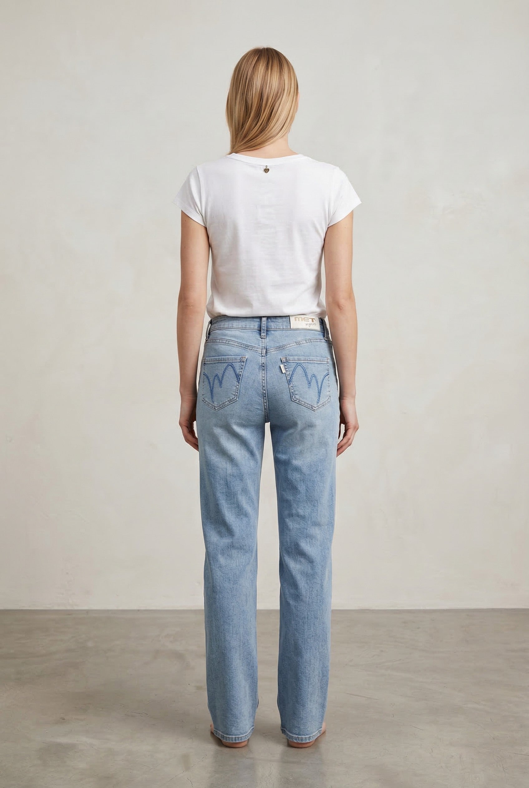 Jeans Donna Straight Slim Fit Denim Chiaro – Vita Media, Linea Essenziale
