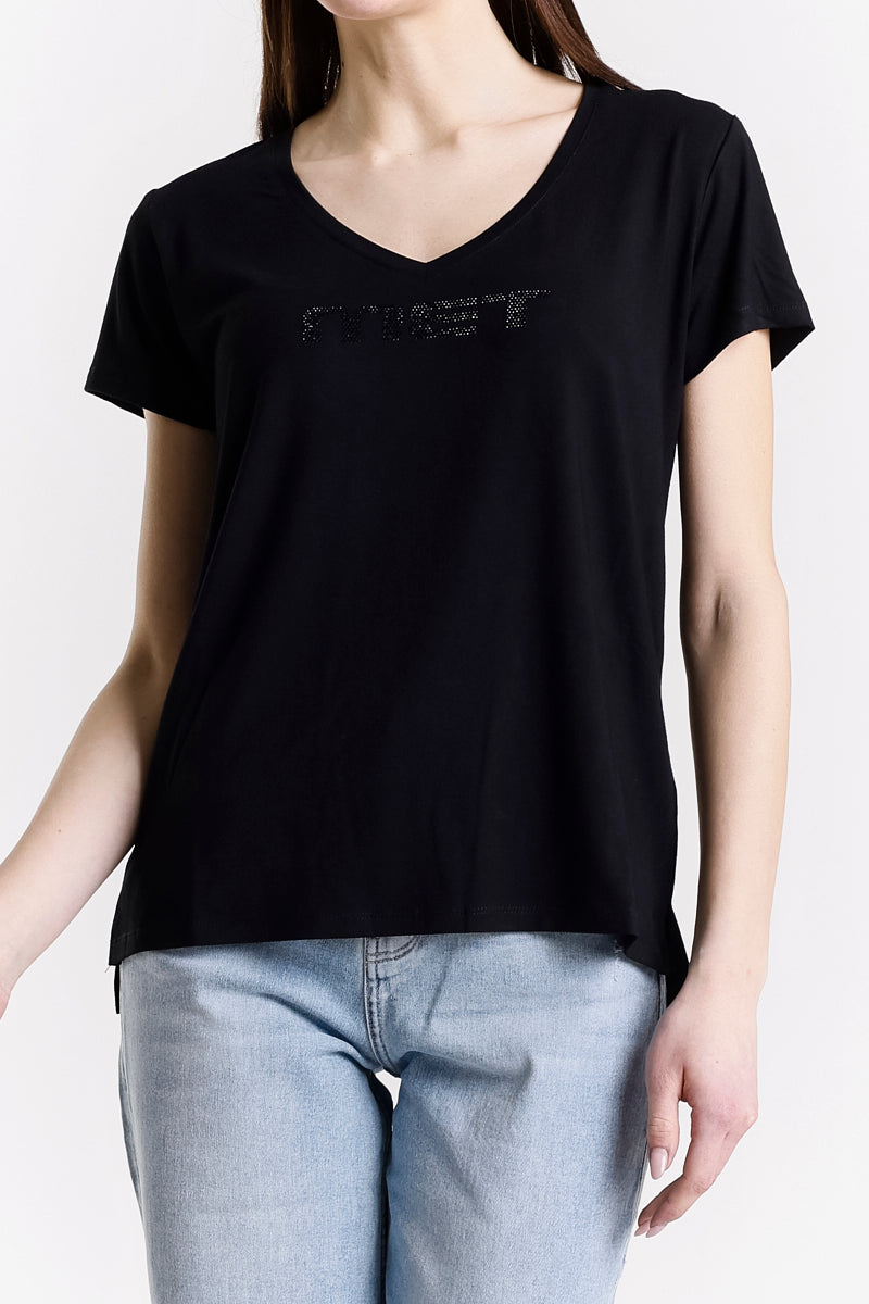 T-SHIRT SCOLLO A V LOGO STRASS