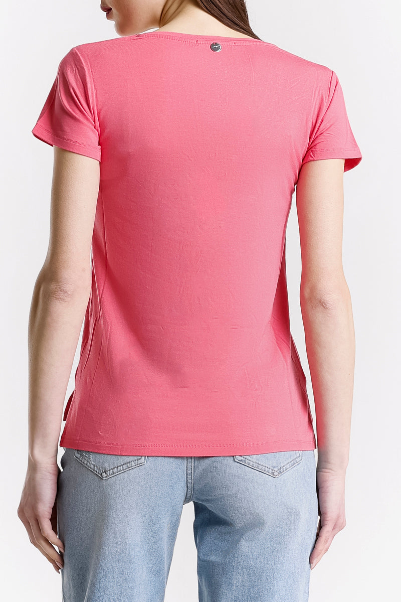 T-SHIRT SCOLLO A V LOGO STRASS