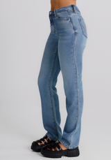 Jeans Donna Regular Fit – Denim Blu Chiaro Lavaggio Soft