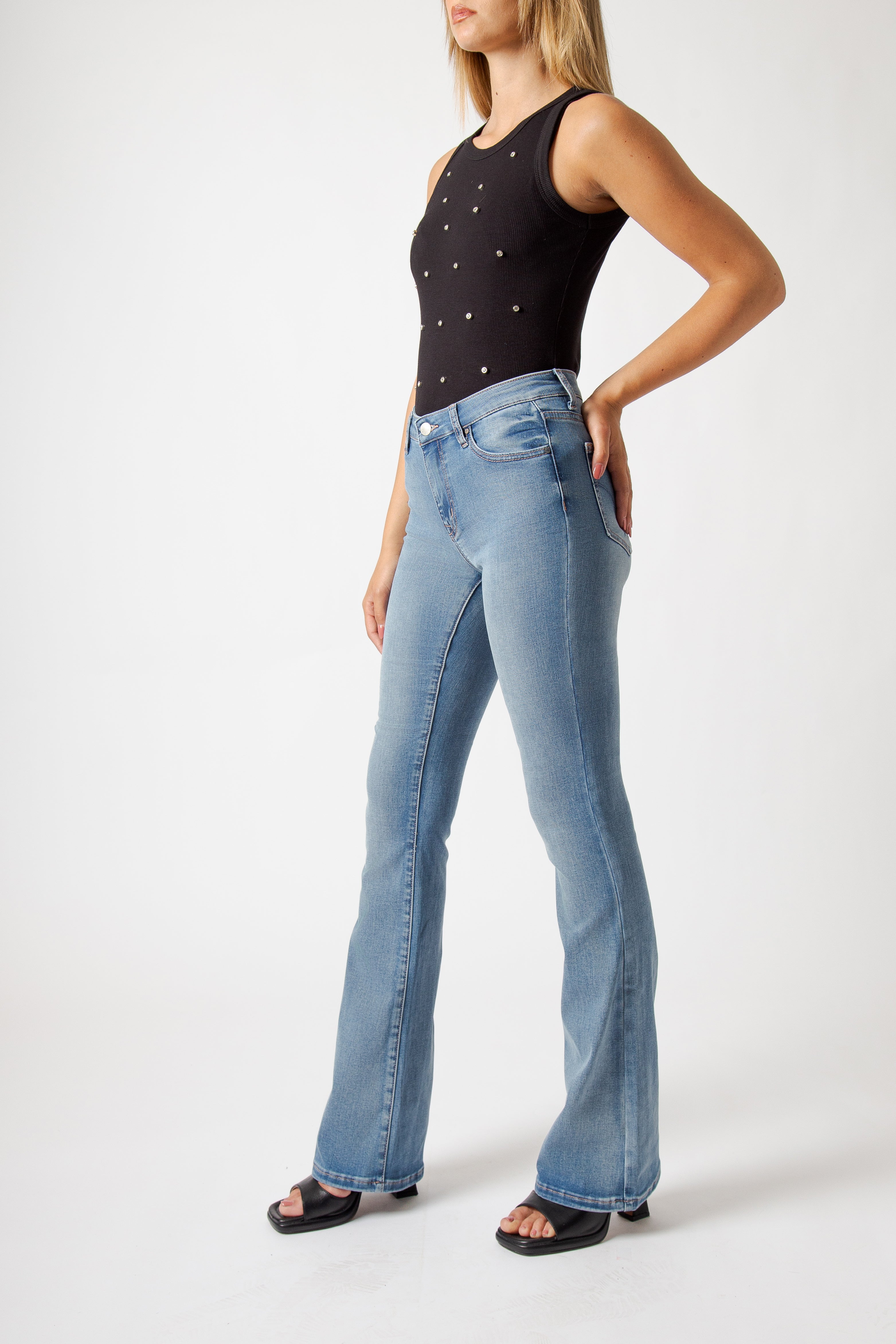 Jeans Donna Bootcut – Denim Chiaro Lavaggio Naturale