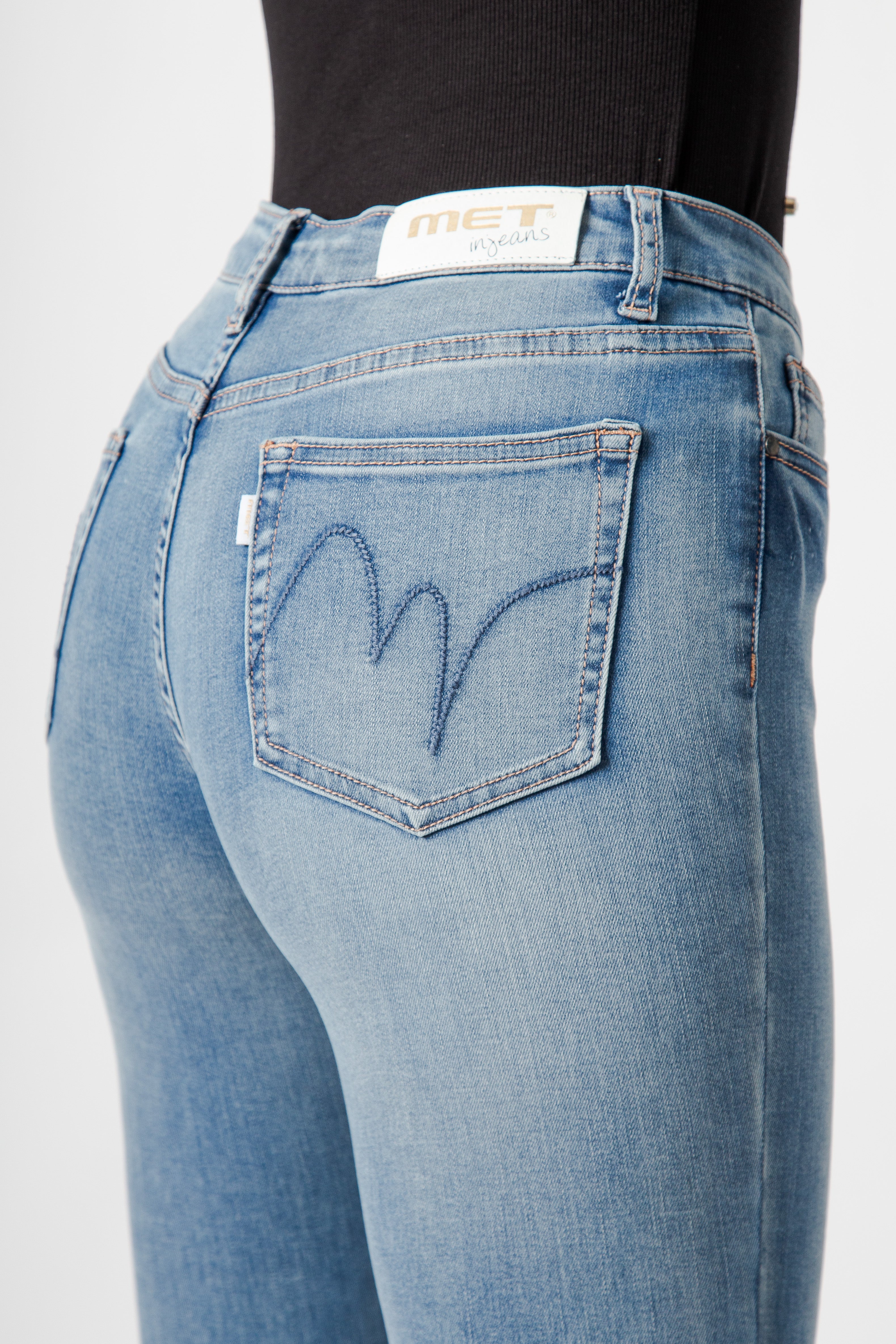 Jeans Donna Bootcut – Denim Chiaro Lavaggio Naturale