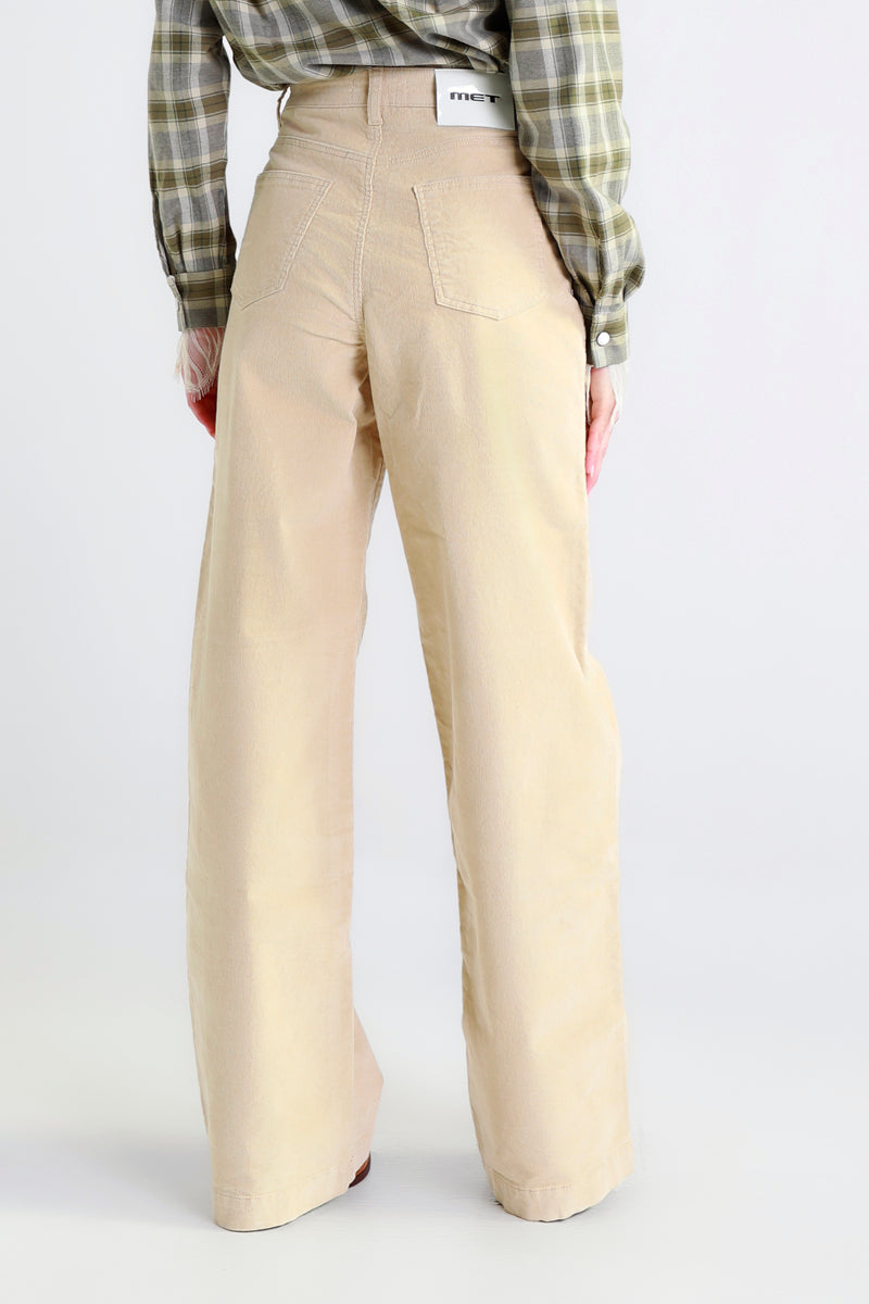 Pantaloni Beige A Gamba Larga In Stile Casual