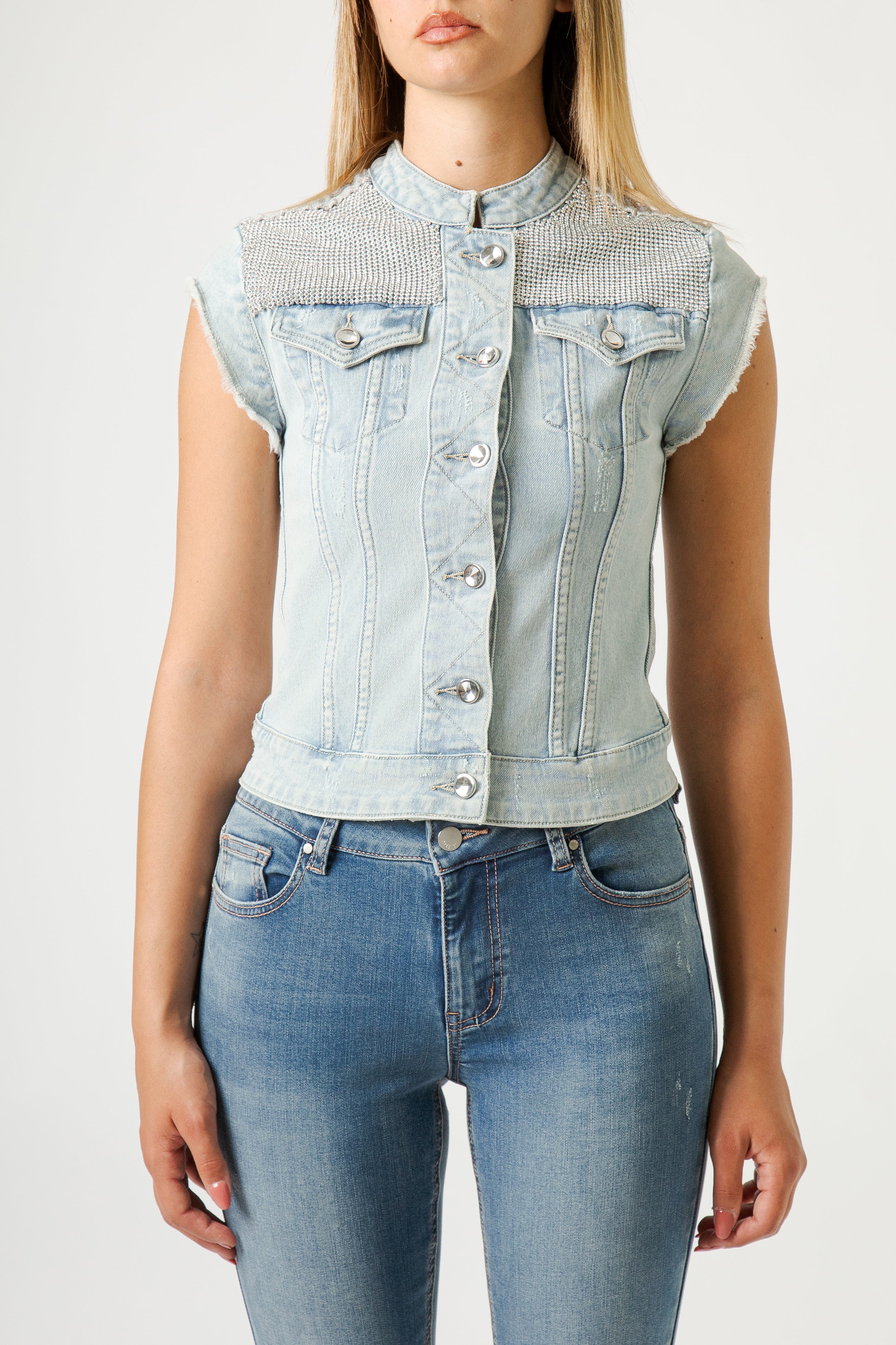 Gilet Donna Denim Light Wash con Dettagli Strass – Fit Aderente, Stile Glam Rock