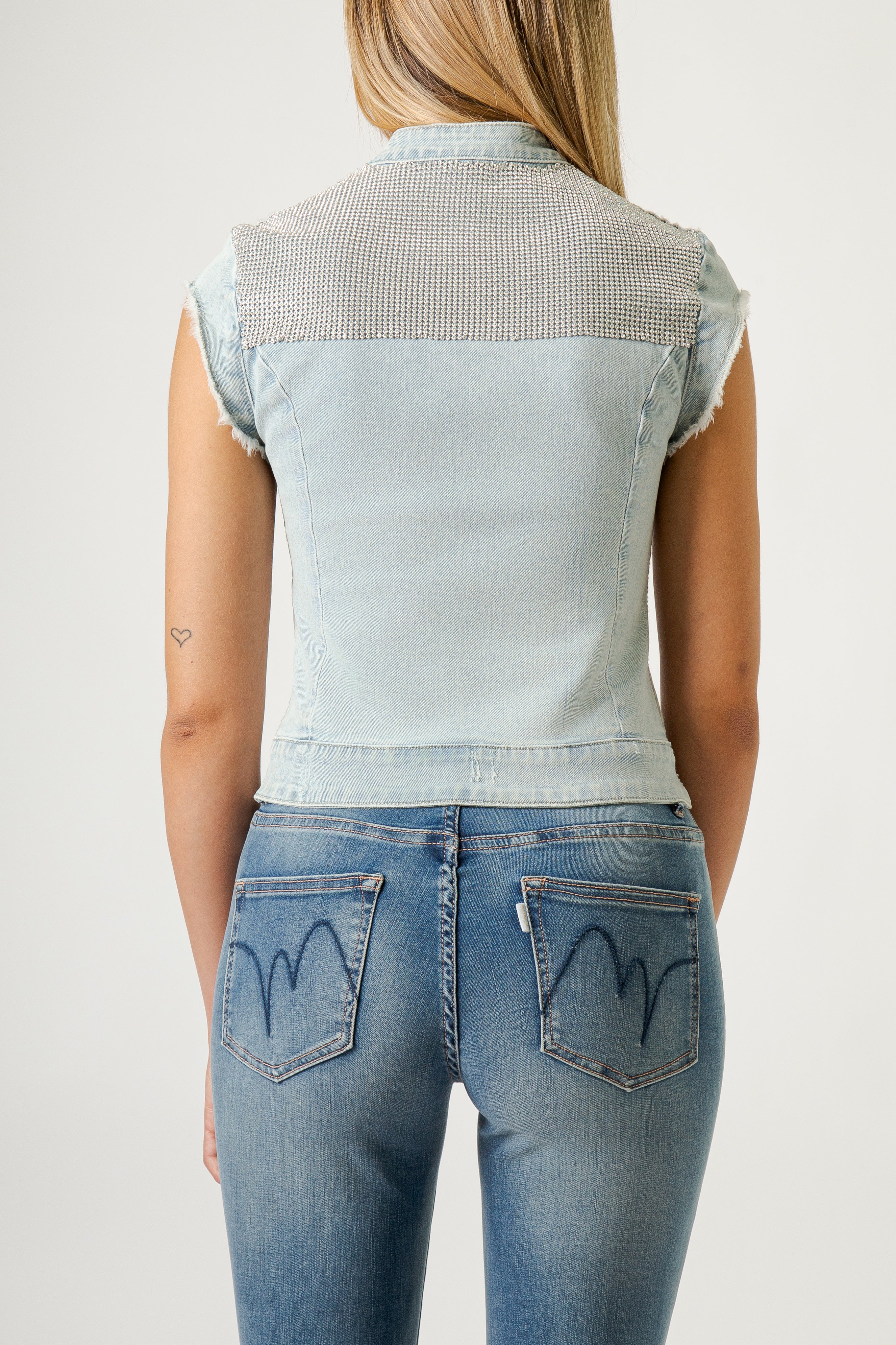 Gilet Donna Denim Light Wash con Dettagli Strass – Fit Aderente, Stile Glam Rock
