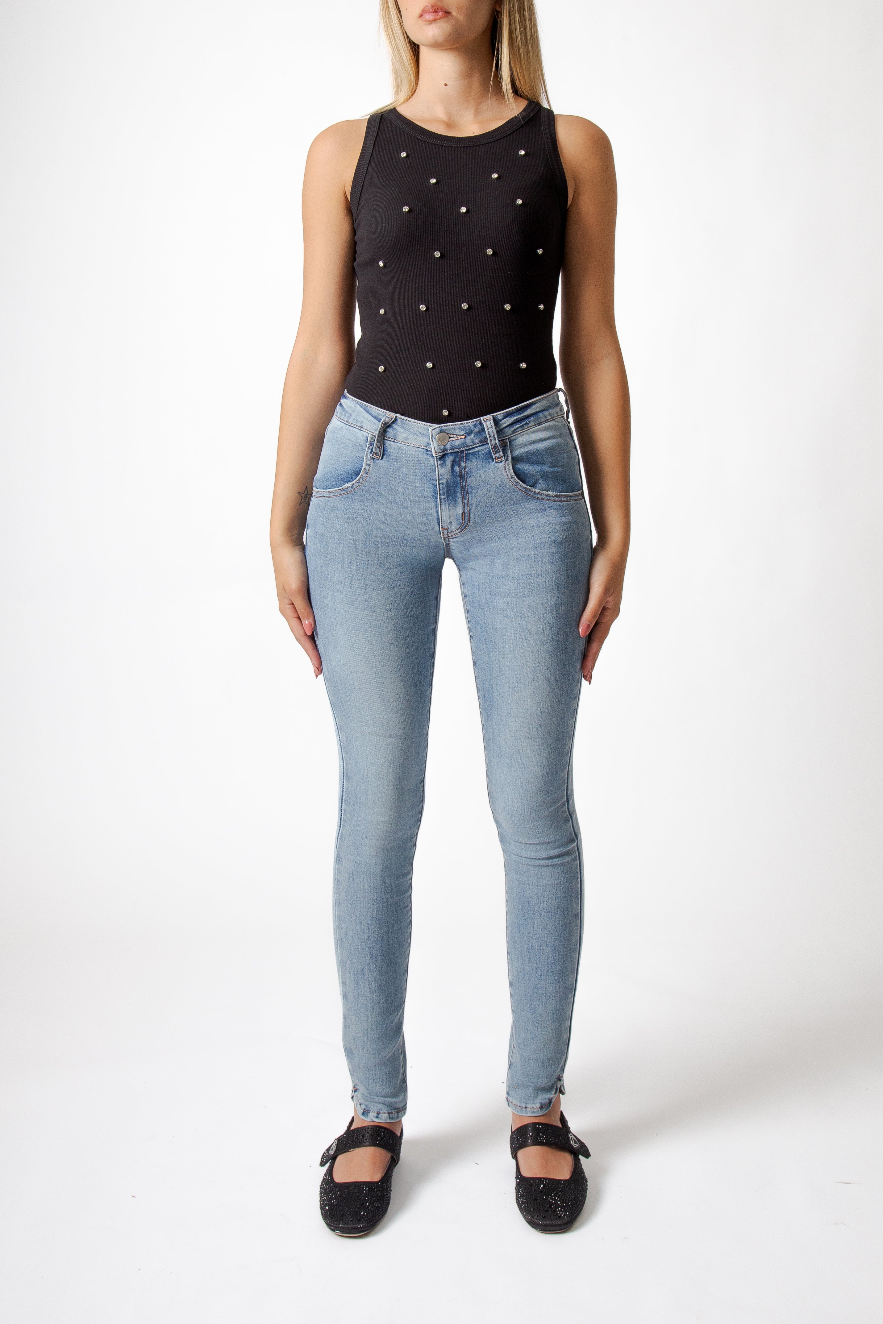 Jeans Donna Straight Slim Fit Denim Chiaro – Vita Media, Linea Essenziale