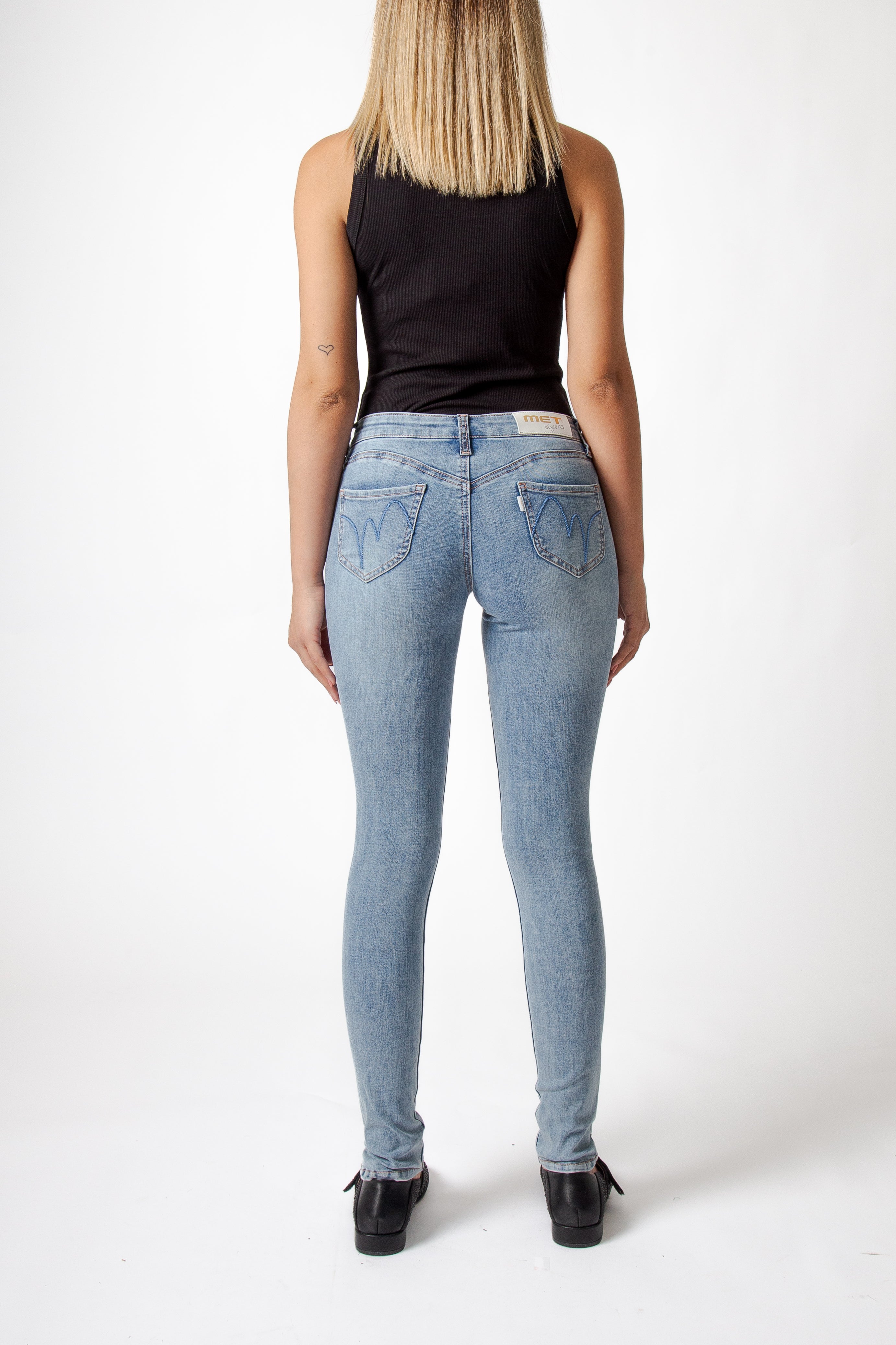 Jeans Donna Straight Slim Fit Denim Chiaro – Vita Media, Linea Essenziale