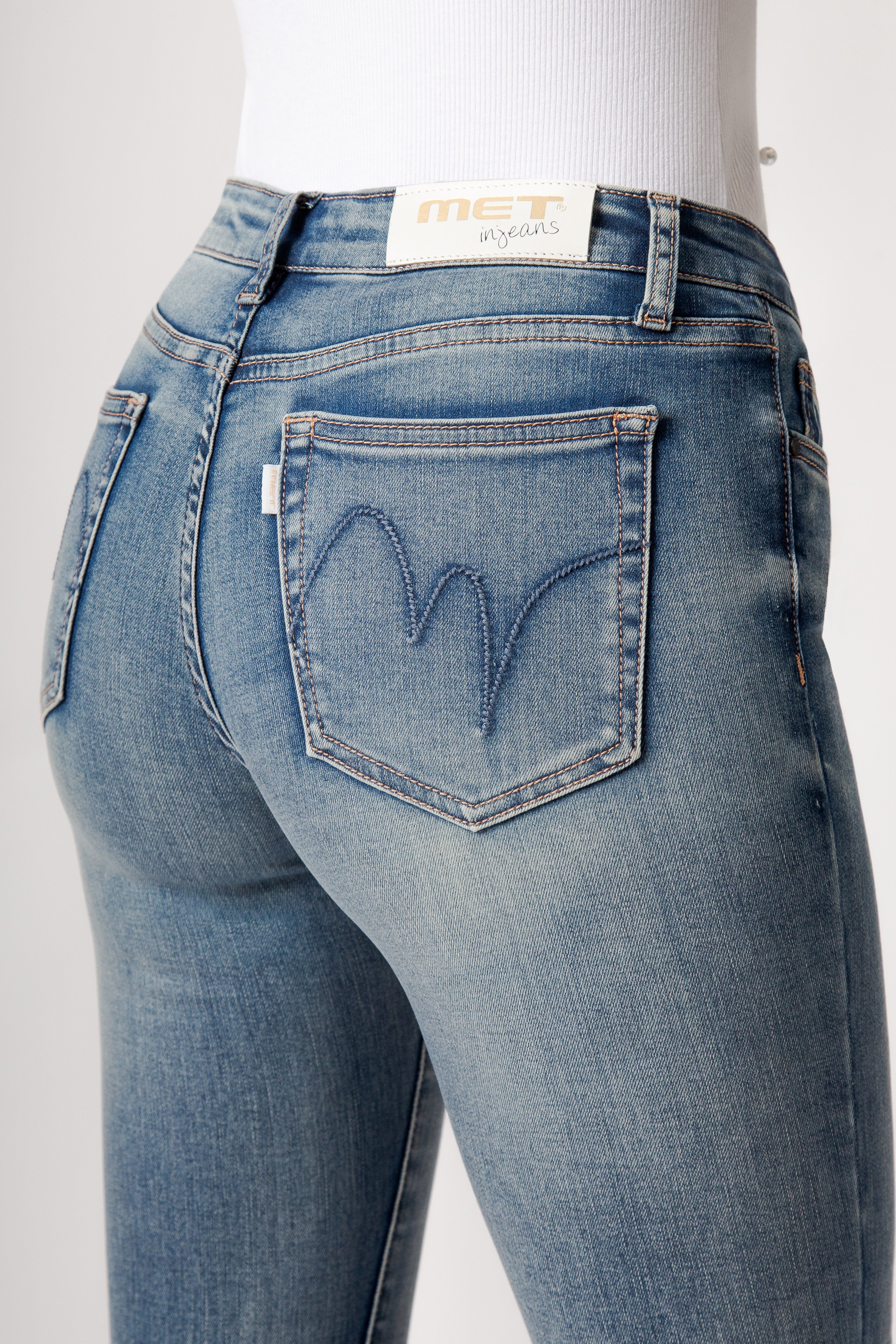 Jeans Donna Slim Fit Denim Chiaro – Vita Media, Effetto Second Skin