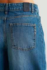 Wide-leg jeans with front seams