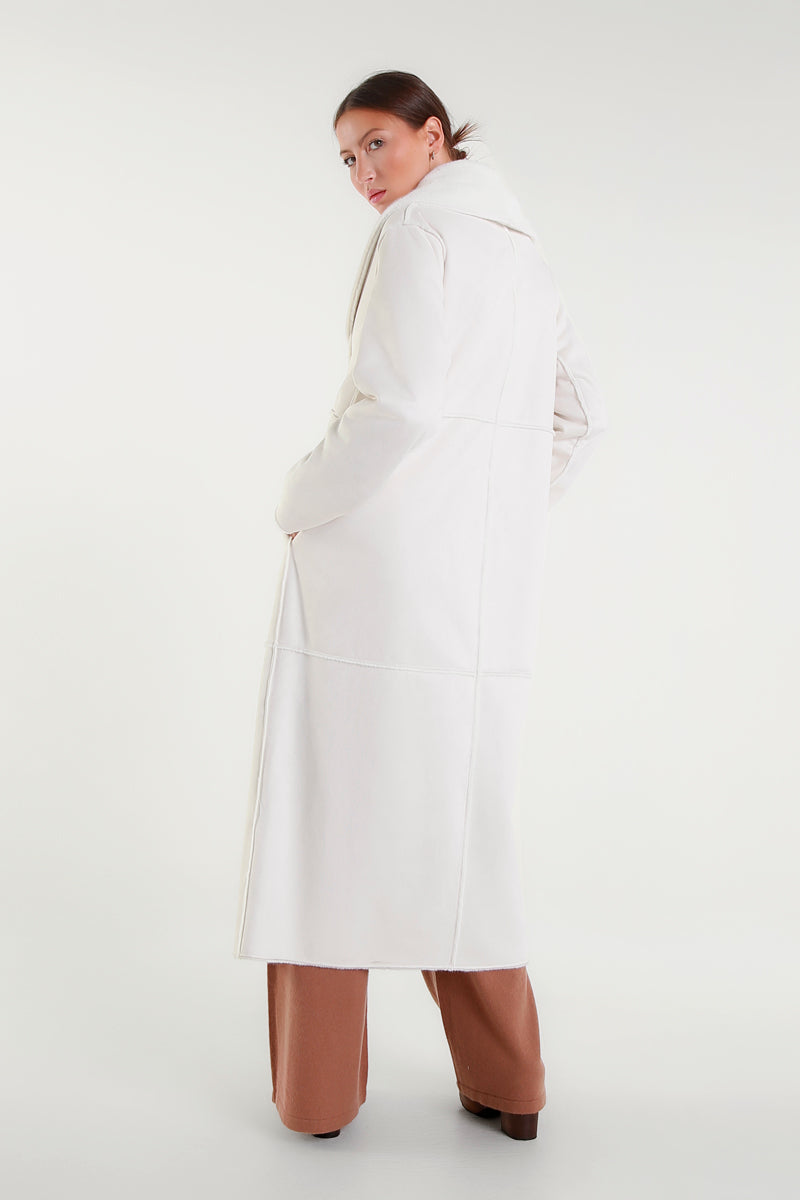 Cappotto lungo bianco con maxi collo sciallato