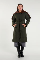 Long green down jacket with belt and fur cape