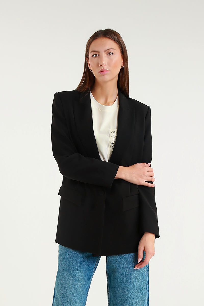 Giacca nera elegante con taglio sartoriale