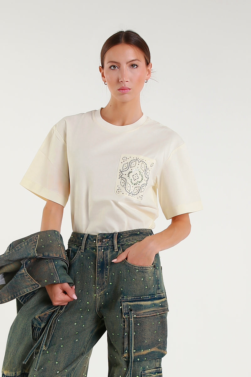 T-shirt avorio con taschino ricamato
