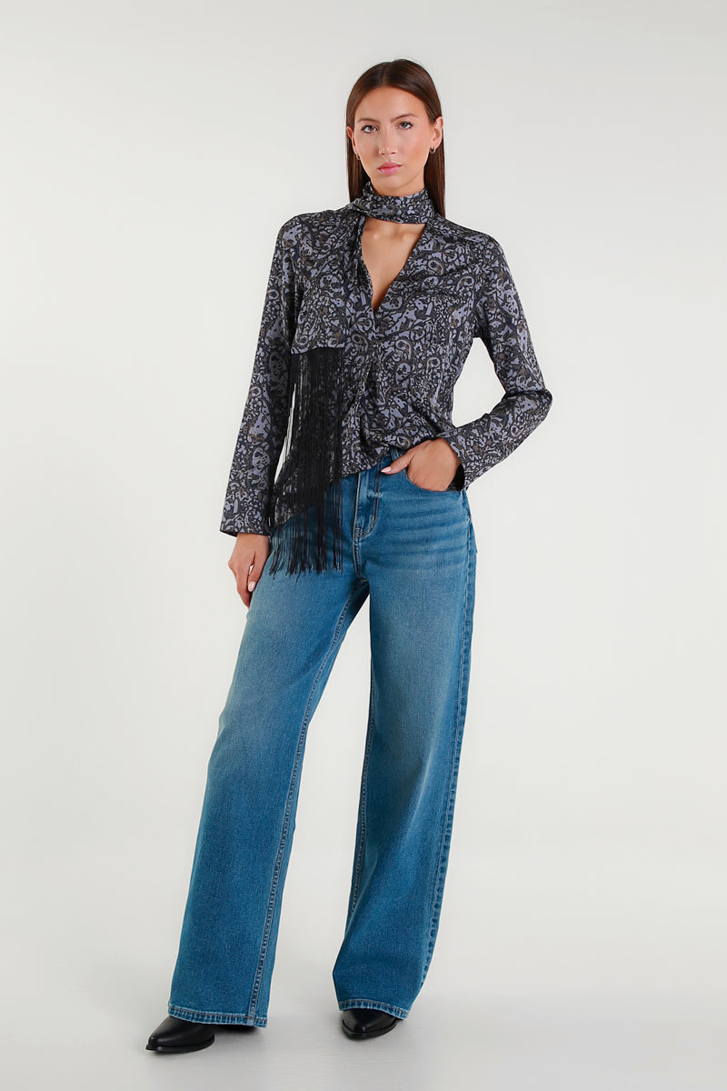 Camicia fantasia paisley con frange e dettaglio sciarpa