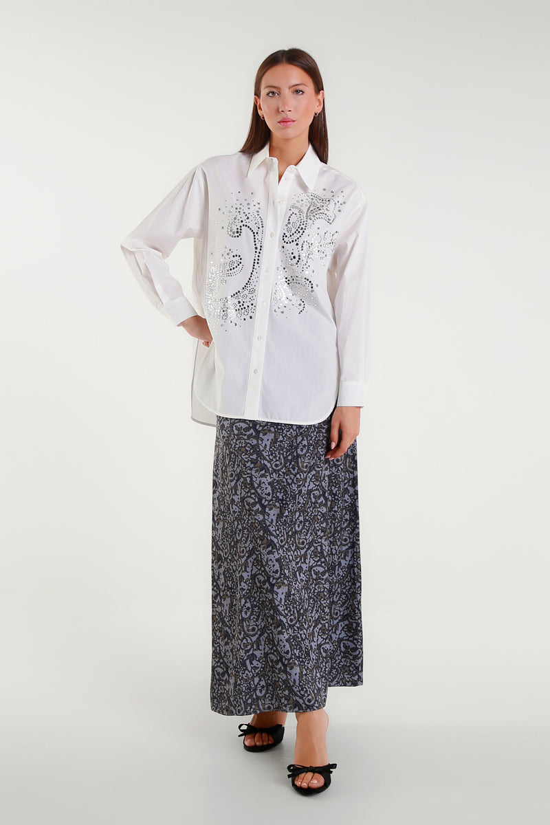 Camicia bianca con applicazioni gioiello