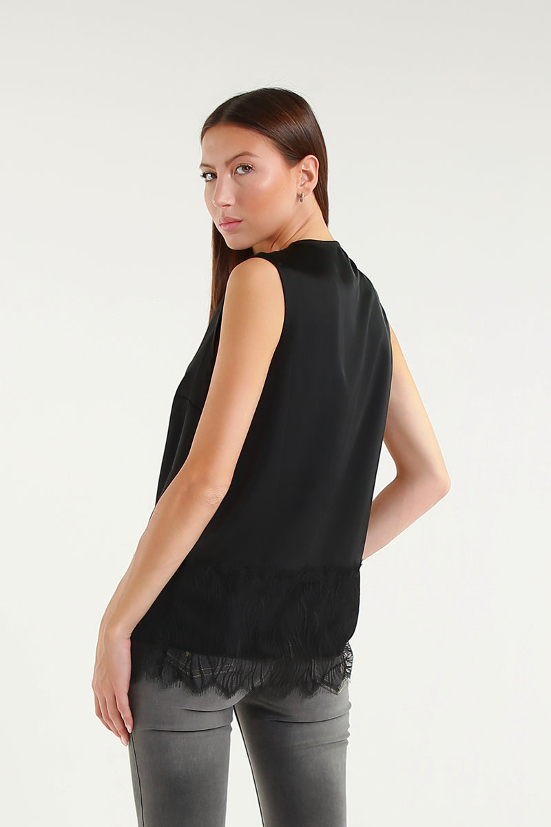 Gilet Nero Con Dettagli In Pizzo