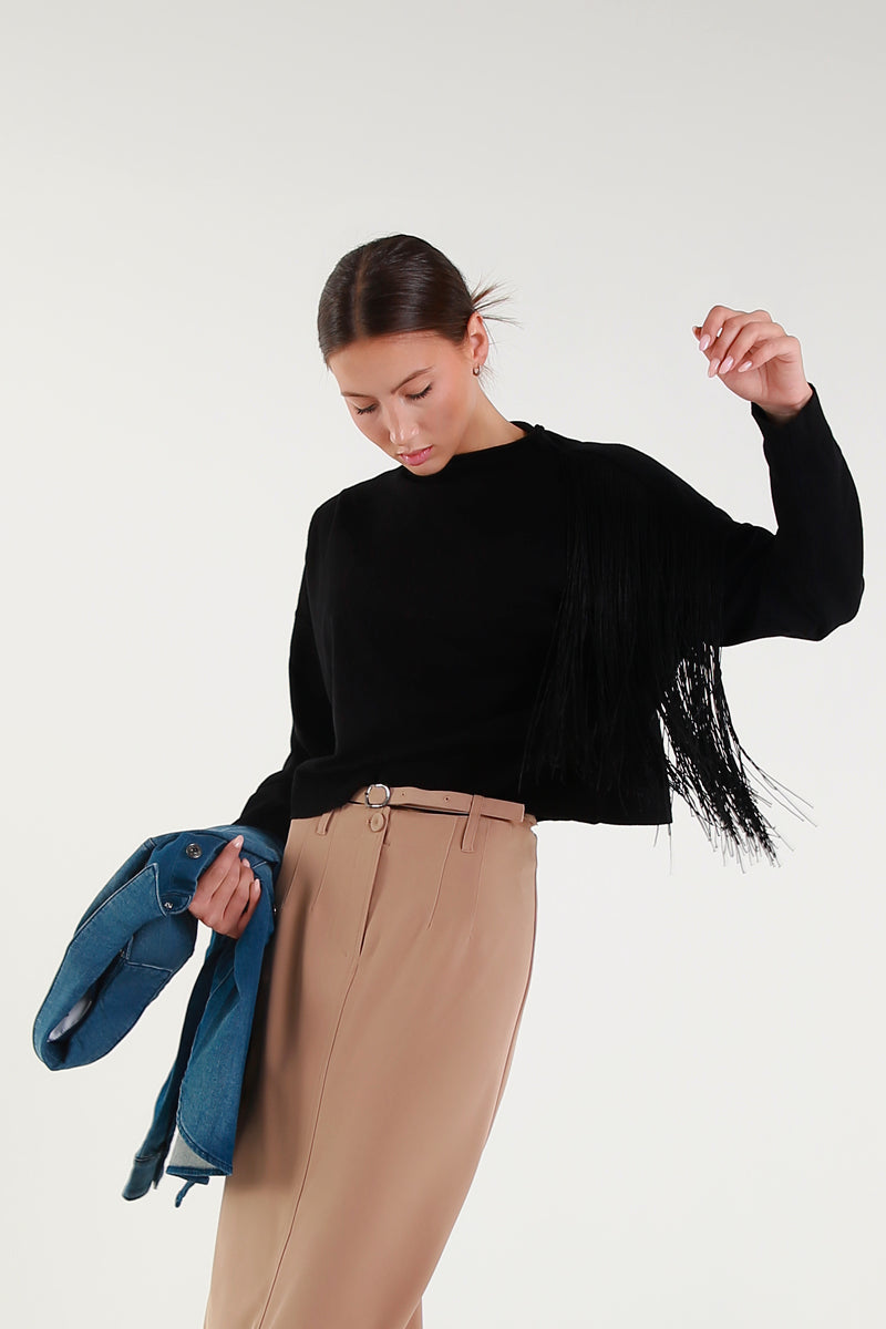 Maglia nera con frange laterali