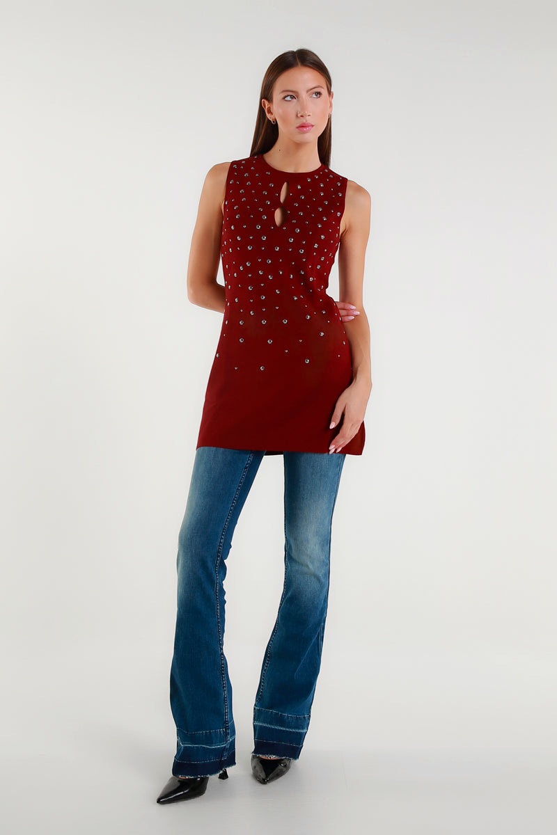 Top smanicato scollo a goccia