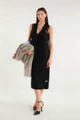 Elegant Black Dress with Satin Details and V-Neck