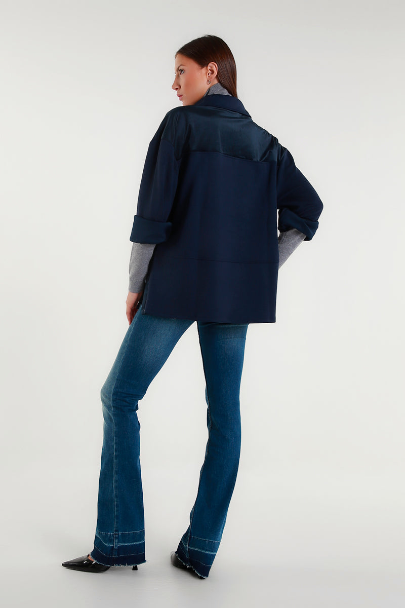 Blusa oversize blu navy con colletto e maniche ampie