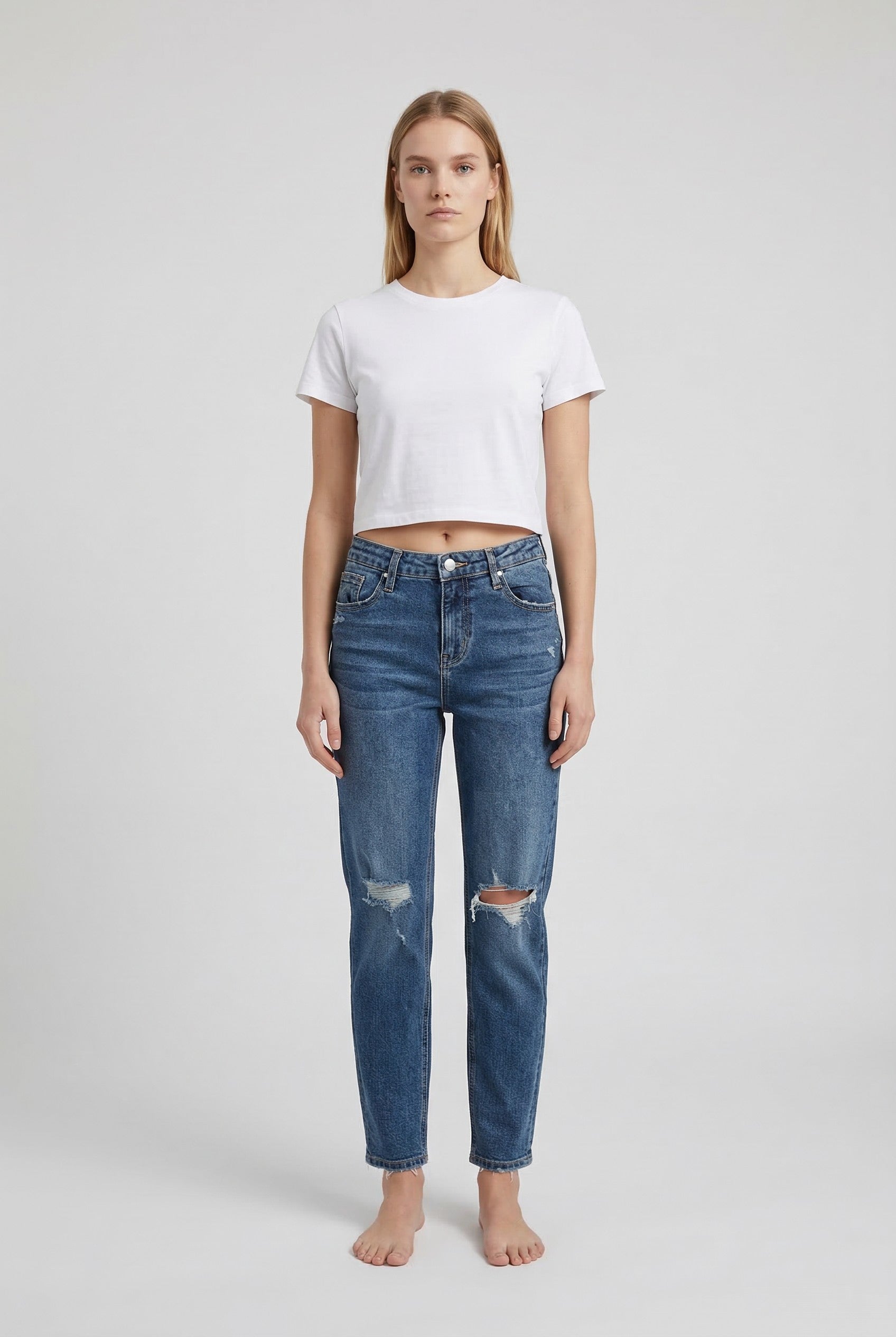 Jeans Donna Straight Fit con Strappi – Denim Blu Lavaggio Medio