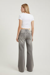 Jeans Donna Flare Fit Grigio – Vita Media, Gamba Svasata, Stile Minimal Moderno